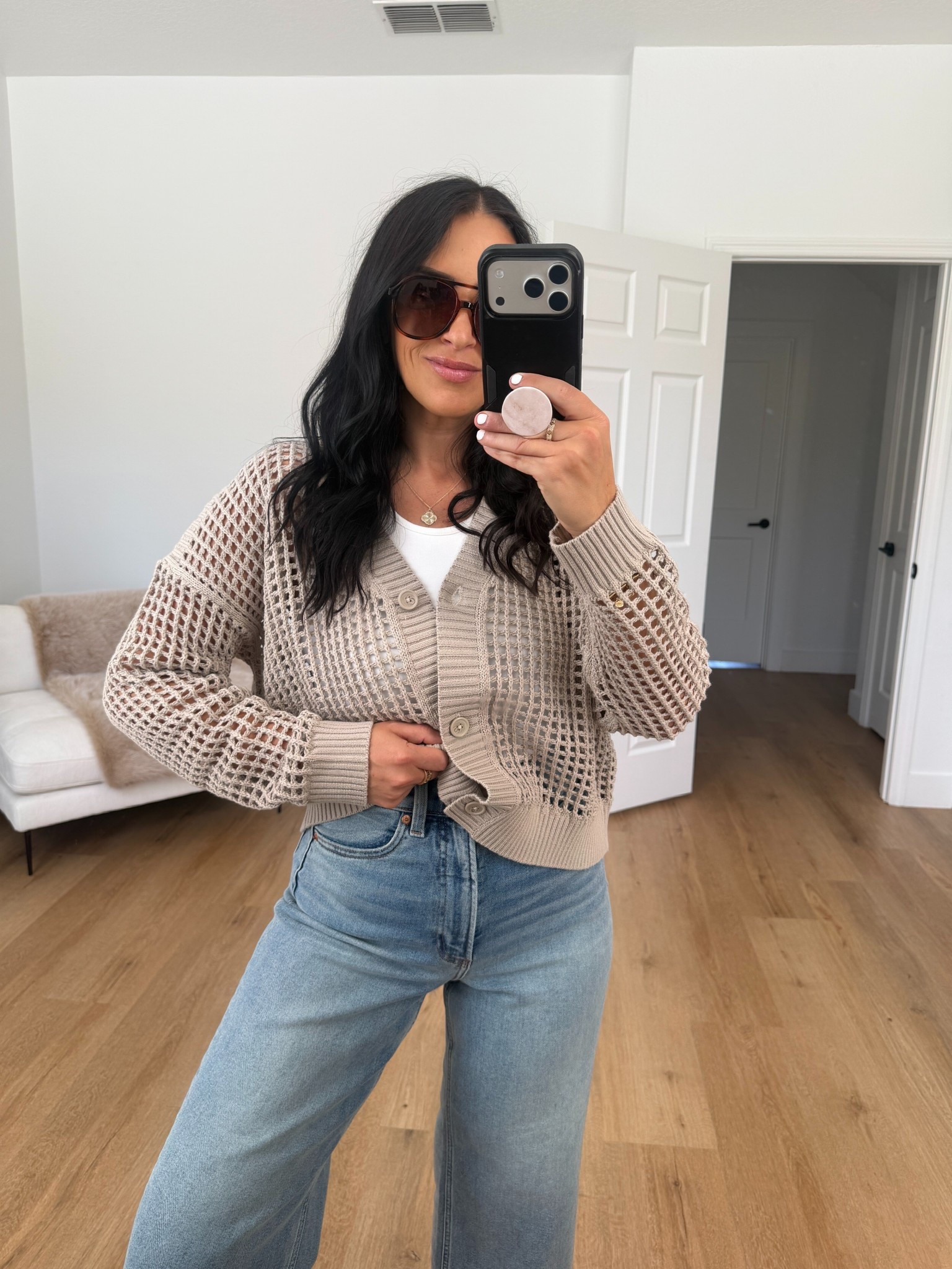 Splendid Camellia Cardigan - I’m wearing a size small.

Splendid Amaya Tank - I’m wearing a size small.