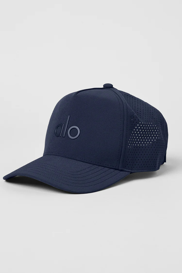 Performance District Trucker Hat - Navy | Alo Yoga (US)