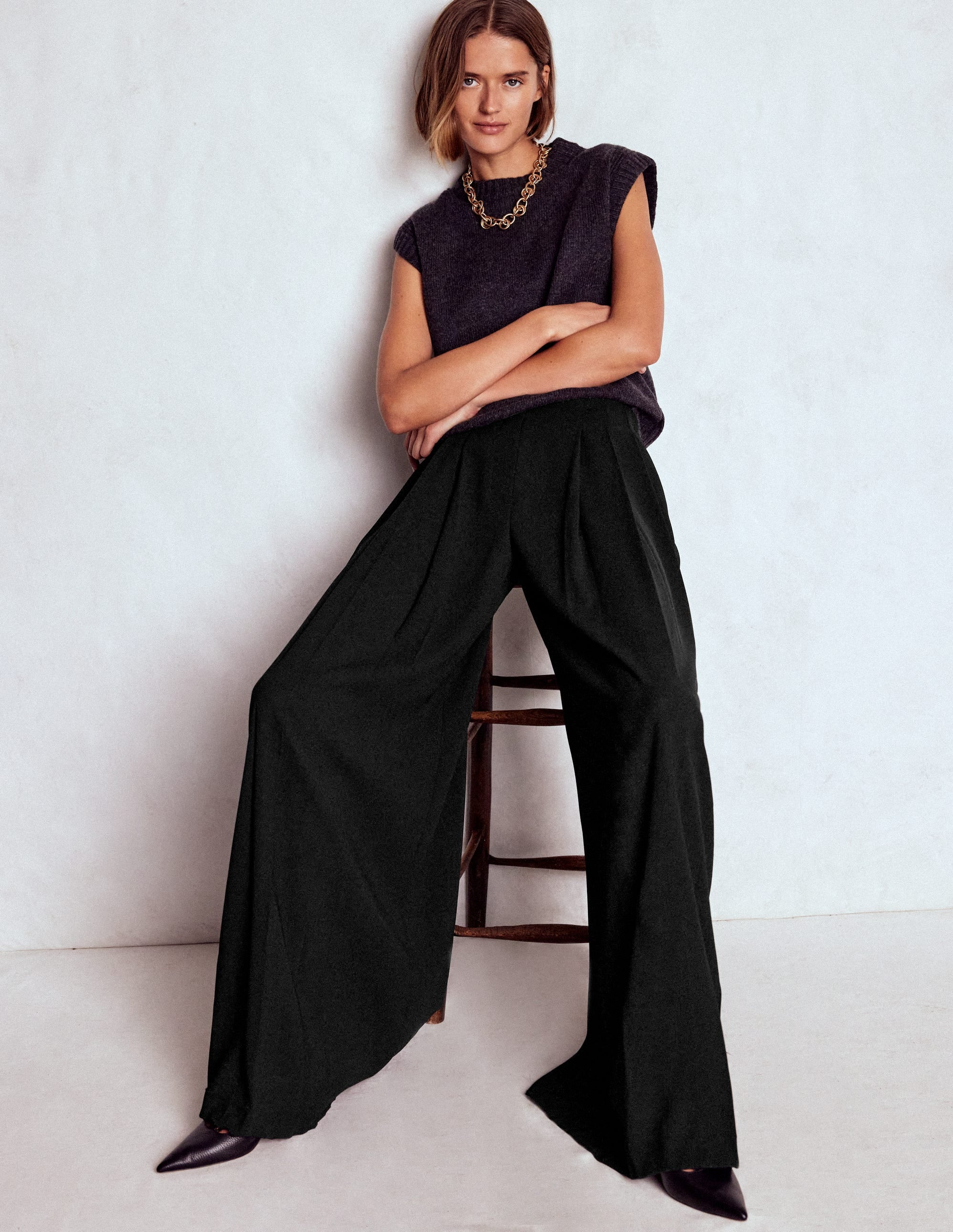 Regent Wide Leg Trousers-Black | Boden UK