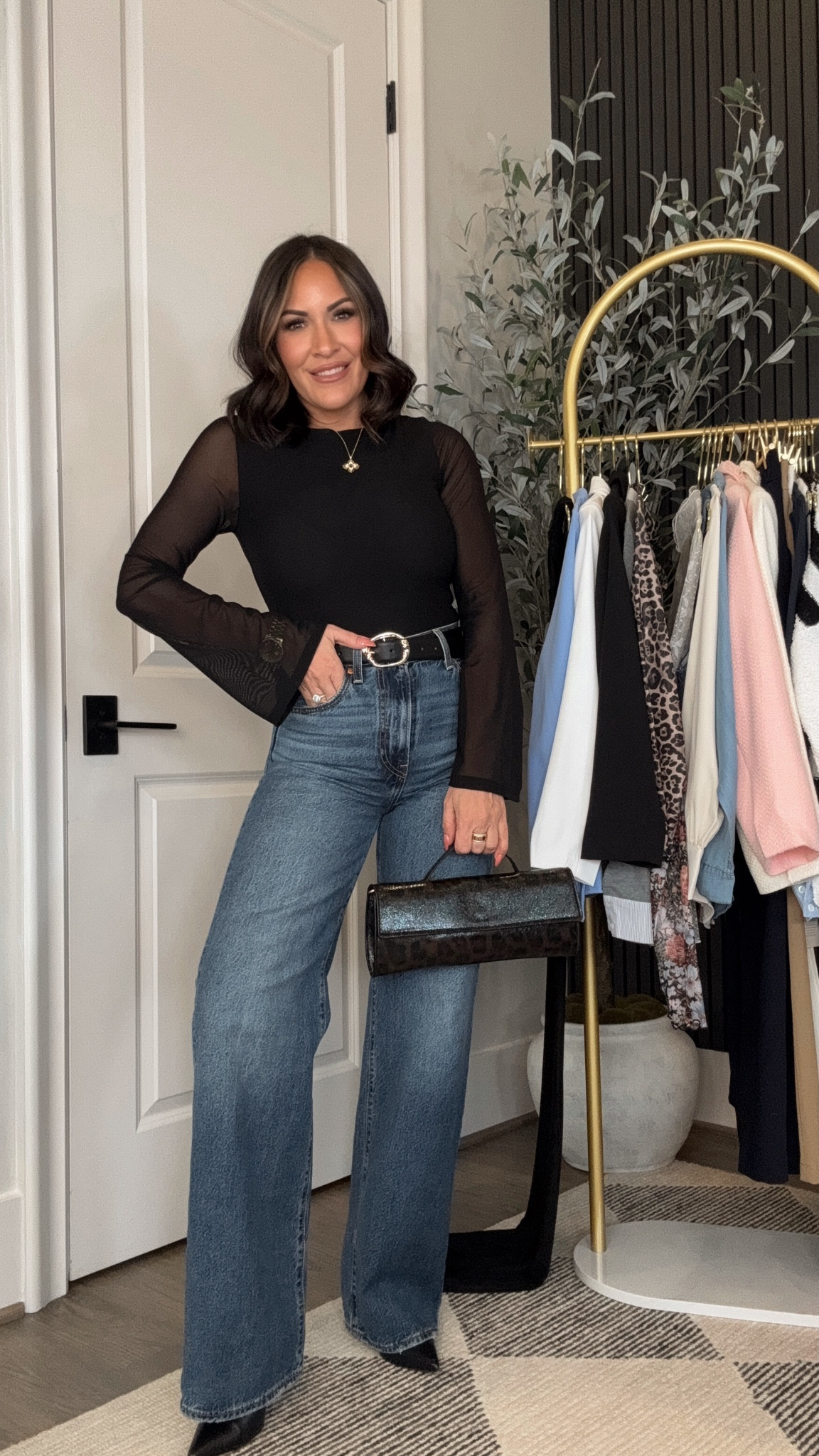 Valentine’s Day is tomorrow, so we’re calling this an early date night, right? 

Honestly, just needed an excuse to wear these sheer sleeves and wide-leg denim. Feeling cute, feeling flirty, and definitely ordering dessert.

5’2”, 130 lbs, 34DD, 25” waist

#ValentinesDayFit #Affliate #DateNightReady #PetiteStyle #GRWM #DateNight #OOTD