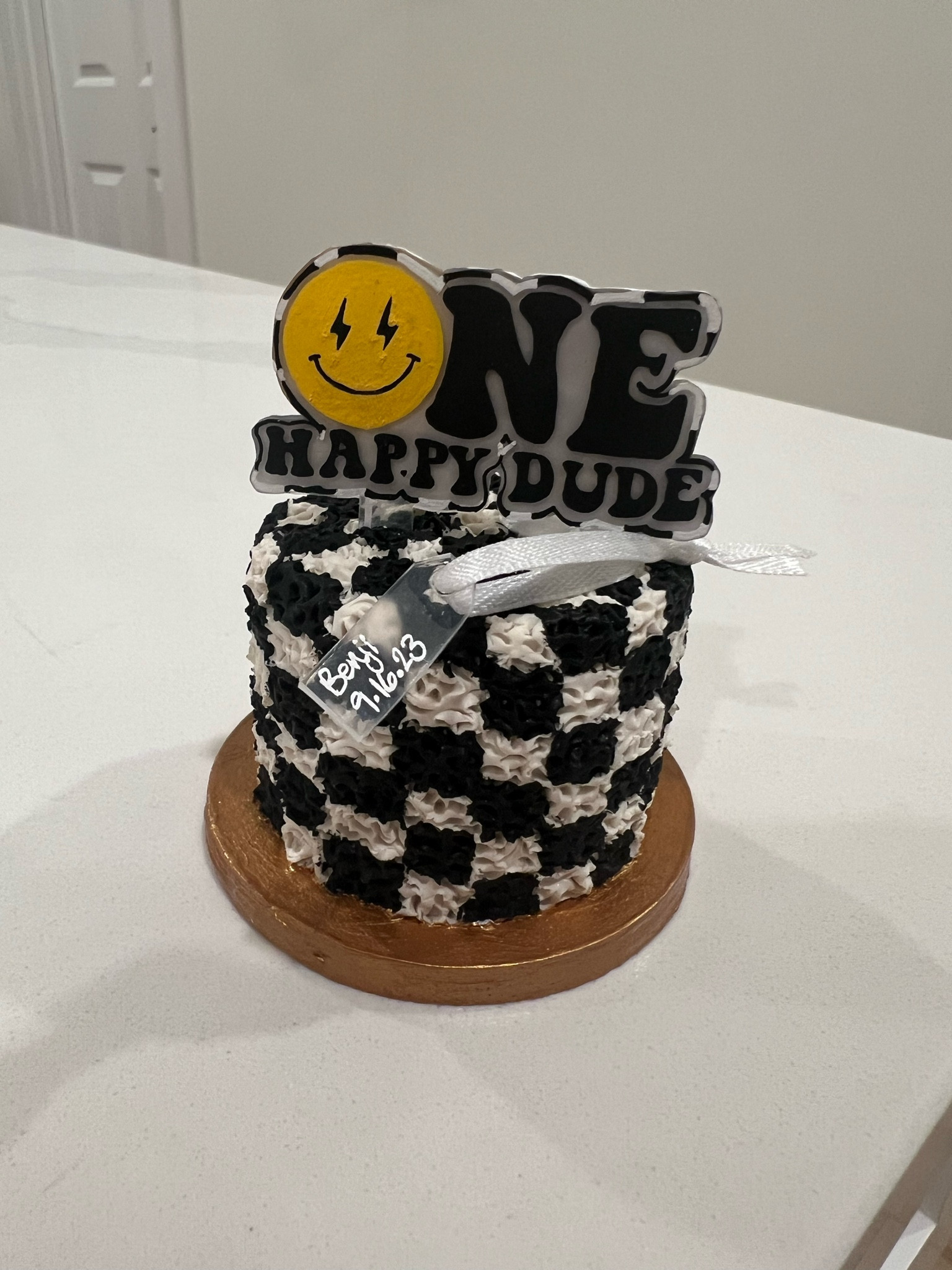 Benji’s 1st birthday cake replica ornament turned out better than I could ever expected 🥹

#LTKSeasonal #LTKGiftGuide #LTKfindsunder100