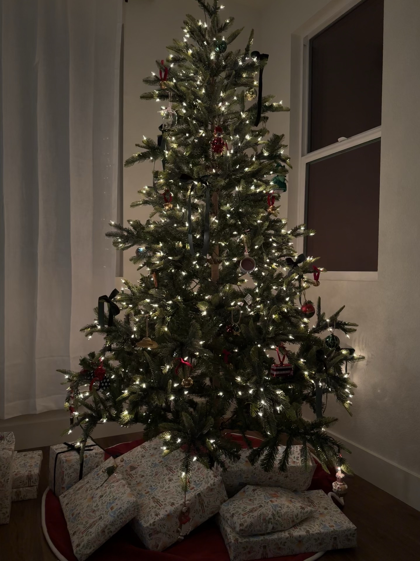 The best Amazon Christmas tree 🎄 

#LTKGiftGuide #LTKHoliday #LTKSeasonal