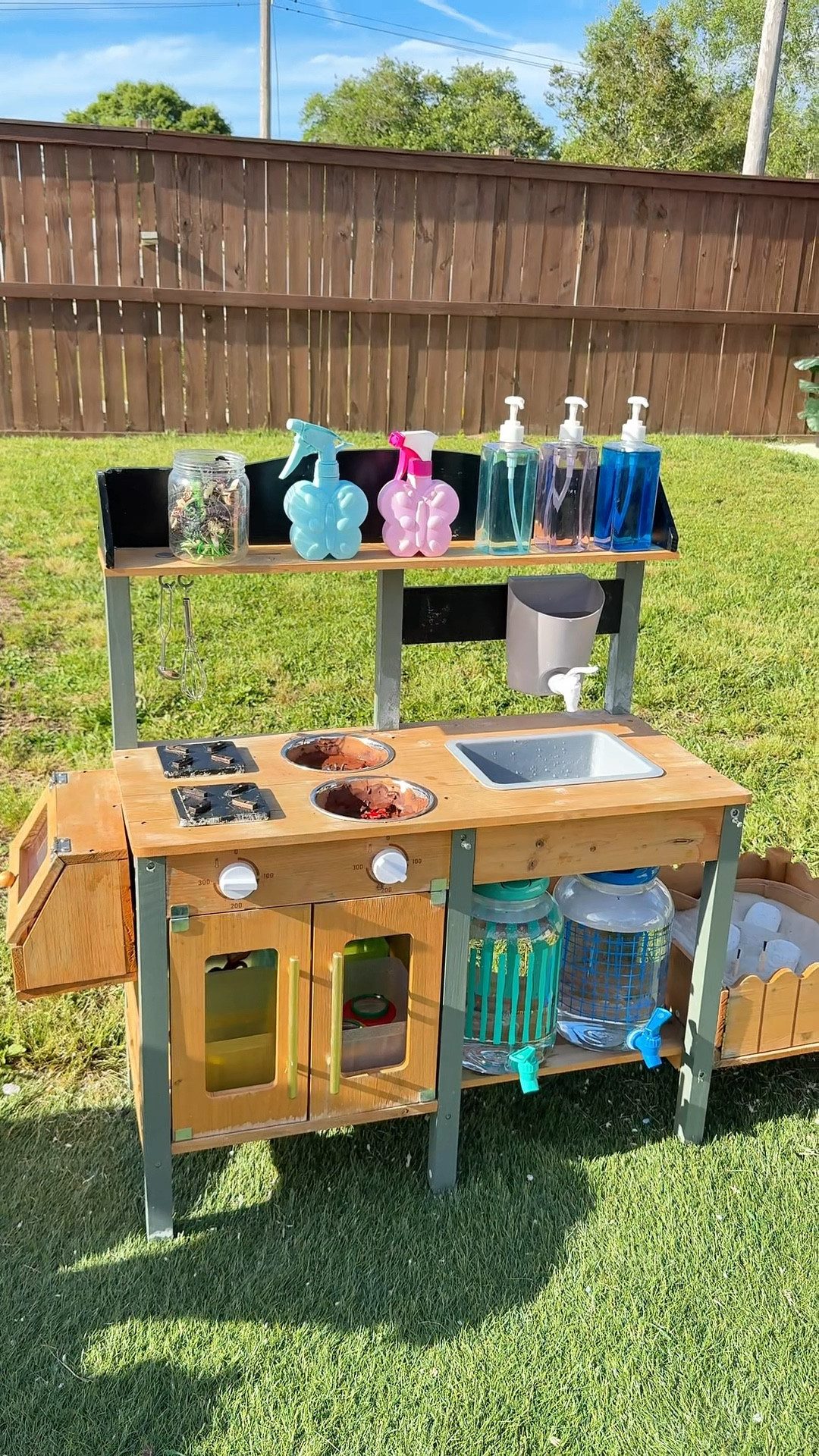 Mud kitchen: bug edition, fun sensory play for the summer for the kids  

#LTKKids #LTKBaby #LTKmomlife
