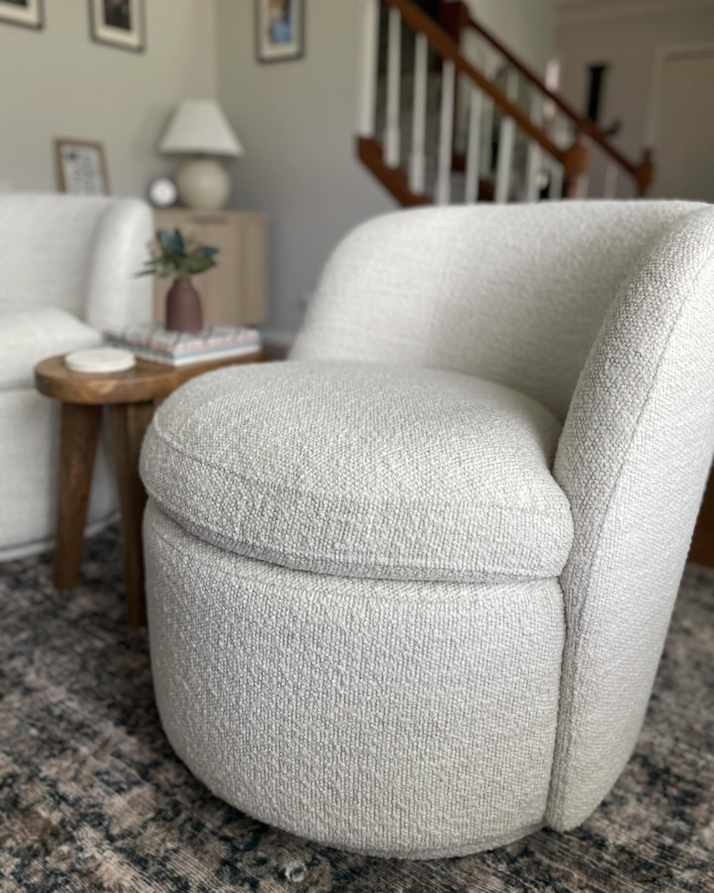 Happy Sunday, friends! 🤍

I still cannot get over these chairs from @chitaliving! They are so comfortable and I love sitting in this room with a cup of coffee and all the morning light pouring in. Hope you all had a great weekend! 🫶🏻

#accentchair #modernorganic #bouclé #ａｅｓｔｈｅｔｉｃ #prettylittleinteriors #neutralhome #neutralhomedecor #neutralhomeedit #budgetfriendly #affordablehomedecor #boujeeonabudget #pinterestworthy