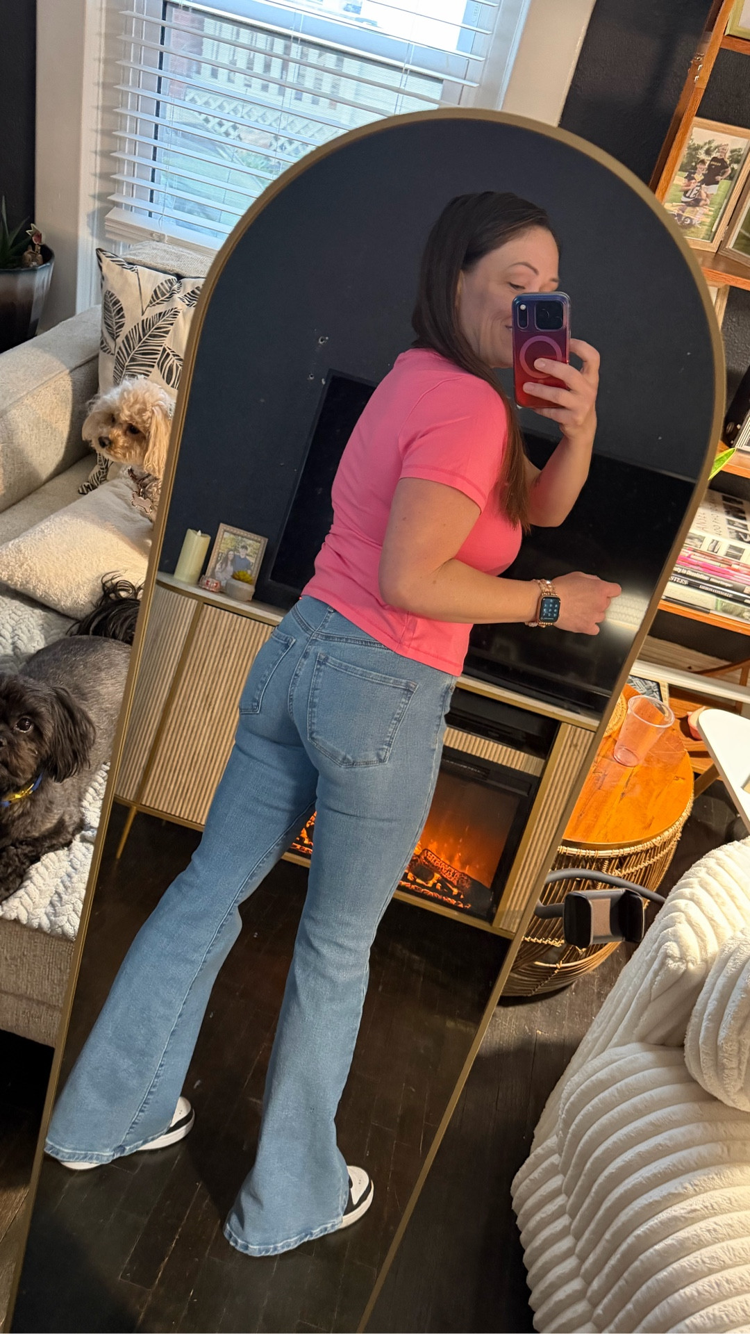 I’m SO here for the return of FLARE JEANS! 🥰 Jessica Simpson Daisy Flare from Wally World 🥰 #ltkwalmart #ootd #walmarthaul

#LTKootd