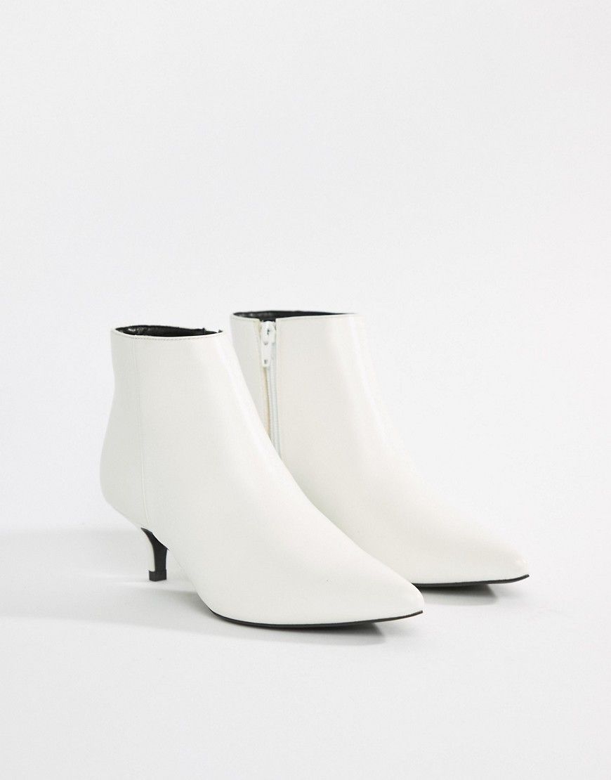 New Look Kitten Heel Boot - White | ASOS US
