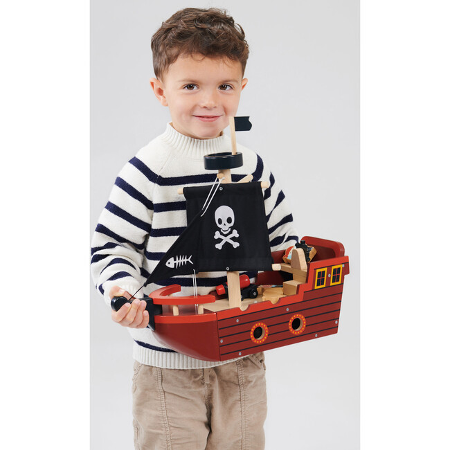 Fishbones Pirate Ship | Maisonette