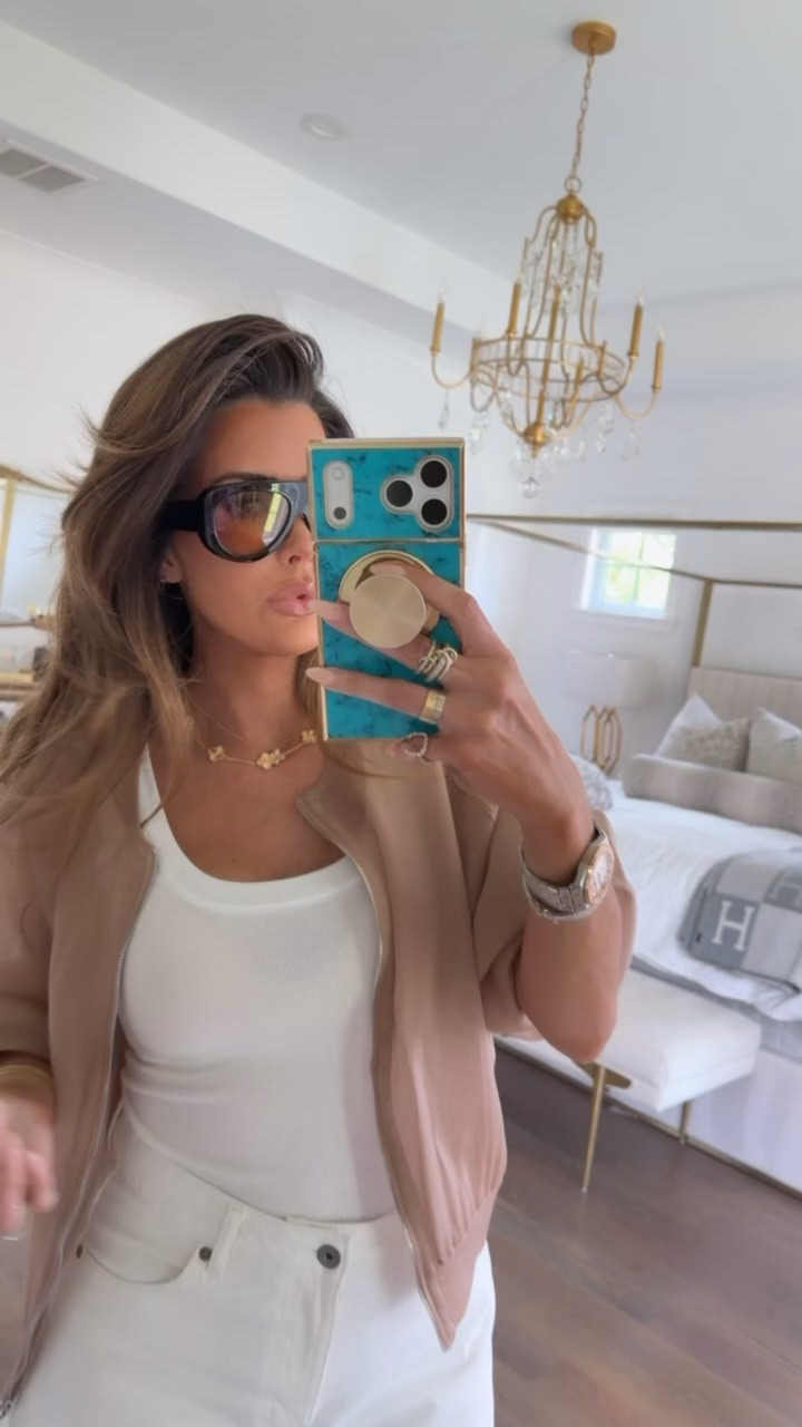 These sunnies also come in a pack of 2 or 3! I wear them often!! 

Amazon finds, Amazon fashion, Sunglasses, Emily Ann Gemma

#LTKTravel #LTKSeasonal #LTKgrwm