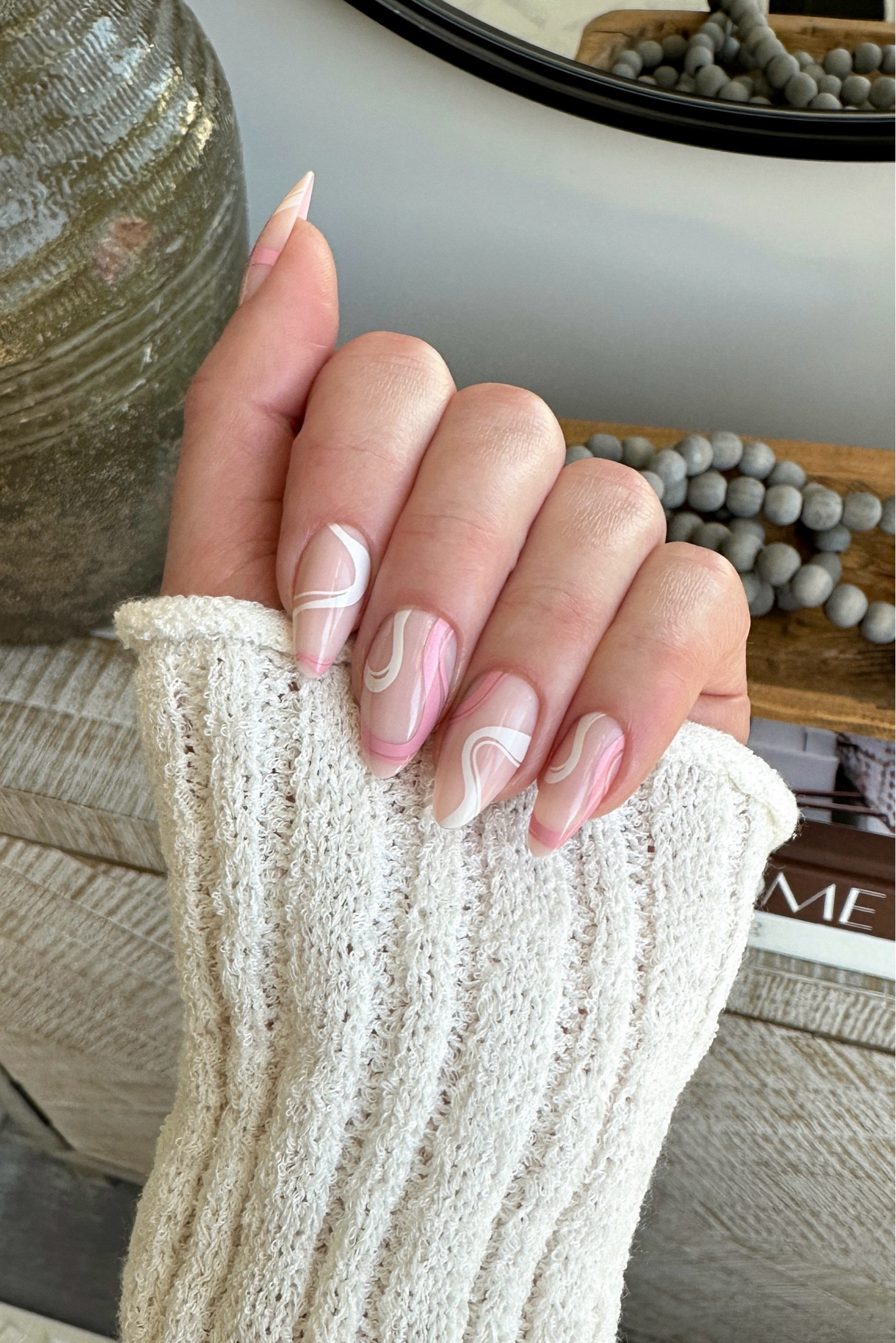 Swirly girly 💅🏻

#LTKBeauty