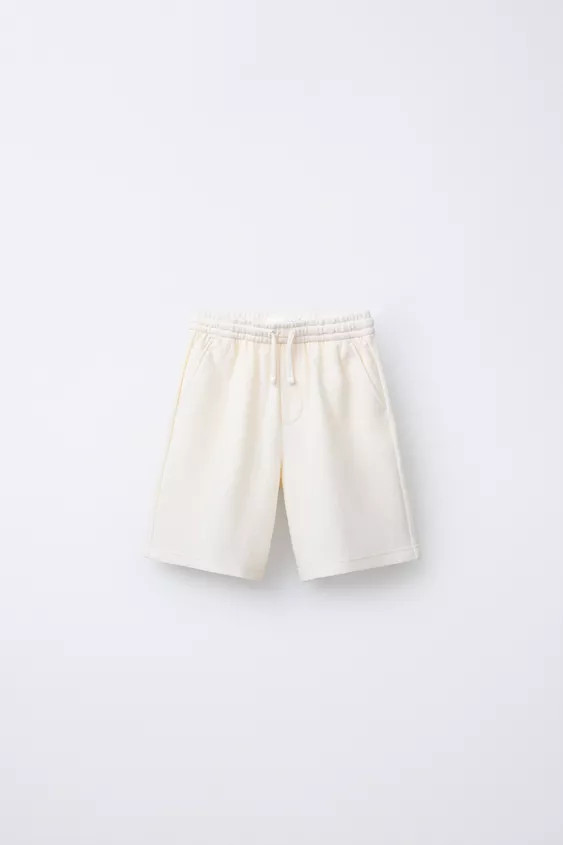 Bermuda shorts with an elasticated drawstring waistband. Front and rear patch pockets. | Zara UK