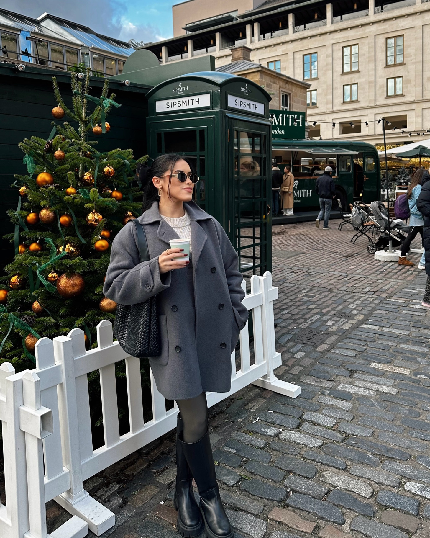 Christmas time in the city is my fave 💖 

#LTKHoliday #LTKStyleTip