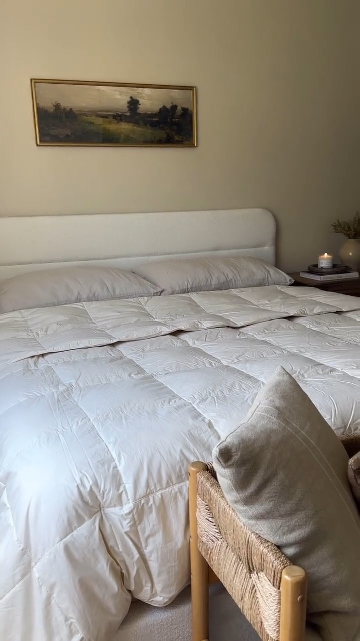 If you care at all about your comfort and health when it comes to a comforter STOP what you are doing.. and let me brag a bit about this @pure.down comforter. 

Eco- Friendly ✔️
100% GOTS-certified Organic Cotton Shell ✔️
Natural Down and Feather Fiber Fill ✔️

They do also offer different color options from off white shown here to a very pretty Castle Blue. 

Shop there sale and get 15% off!

Follow for more home content @casarustica29 

#home #puredown #comforter #ａｅｓｔｈｅｔｉｃ #neutrals #bedroom #bedding #beddingdecor #beddingcomforter