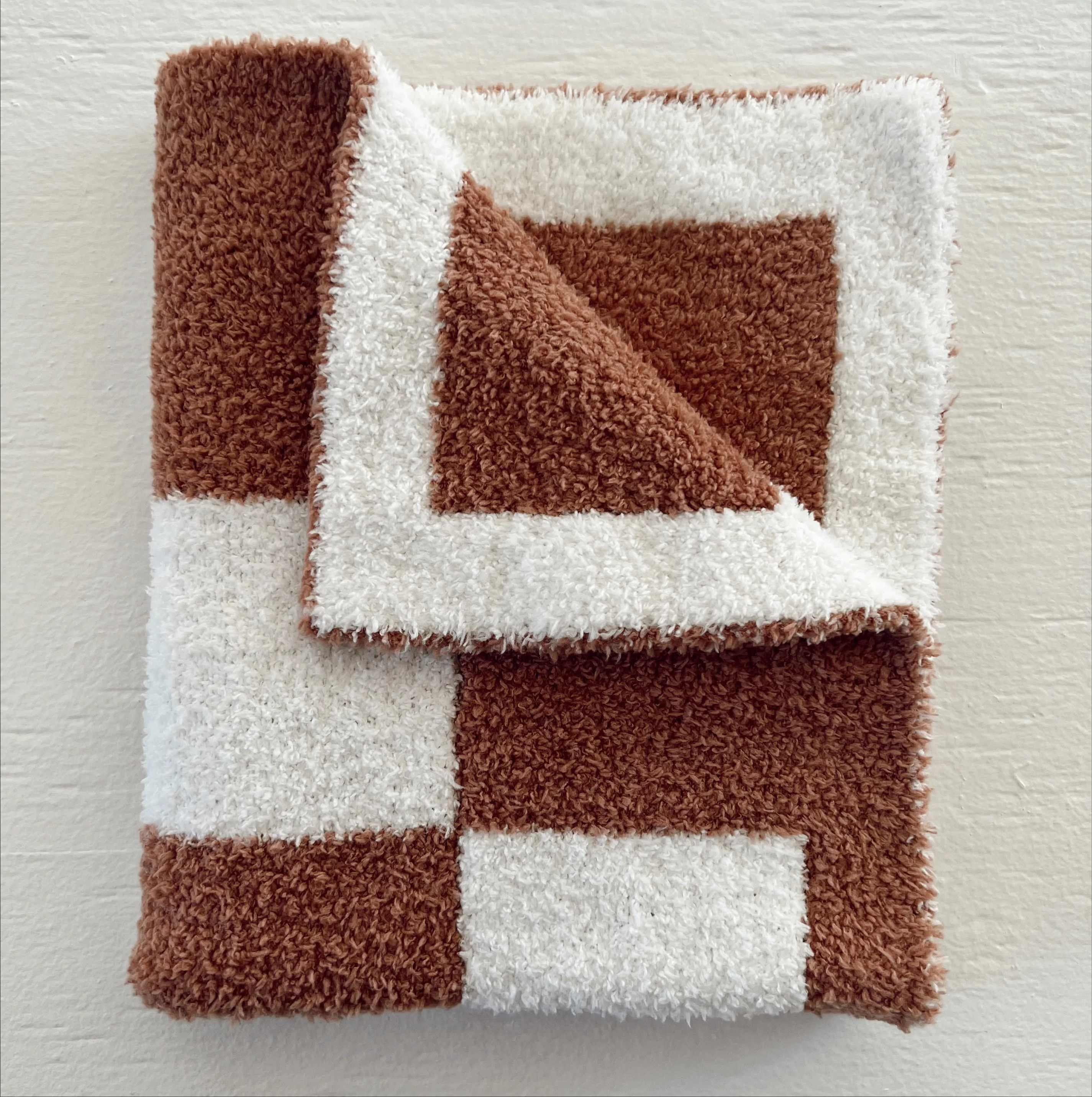 PhufyBliss™ Checker Mini Blanket, Nutmeg | SpearmintLOVE