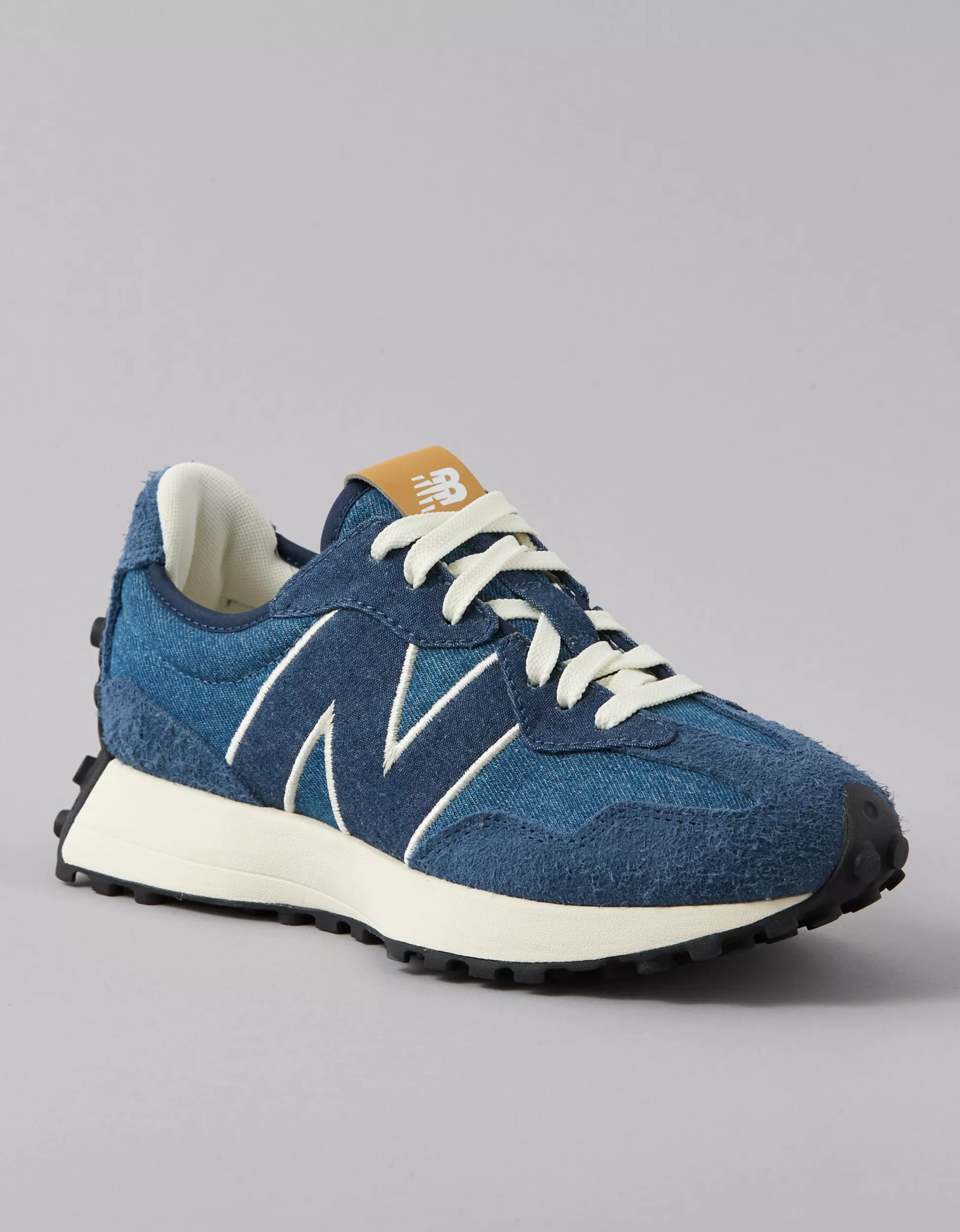 New Balance 327 Sneaker | American Eagle Outfitters (US & CA)
