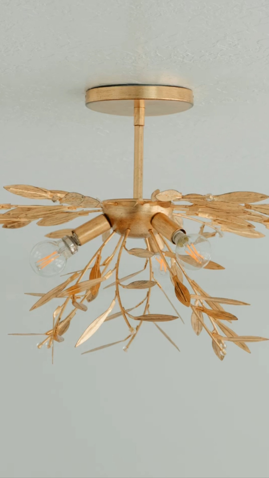 No doubt, this willow leaf fixture is one of my very favorite things in my home! I instantly fell in love the second I saw it, and it still makes me happy every time I look at it. 🌿💛



#LTKxMadewell #LTKbeauty #LTKhome
