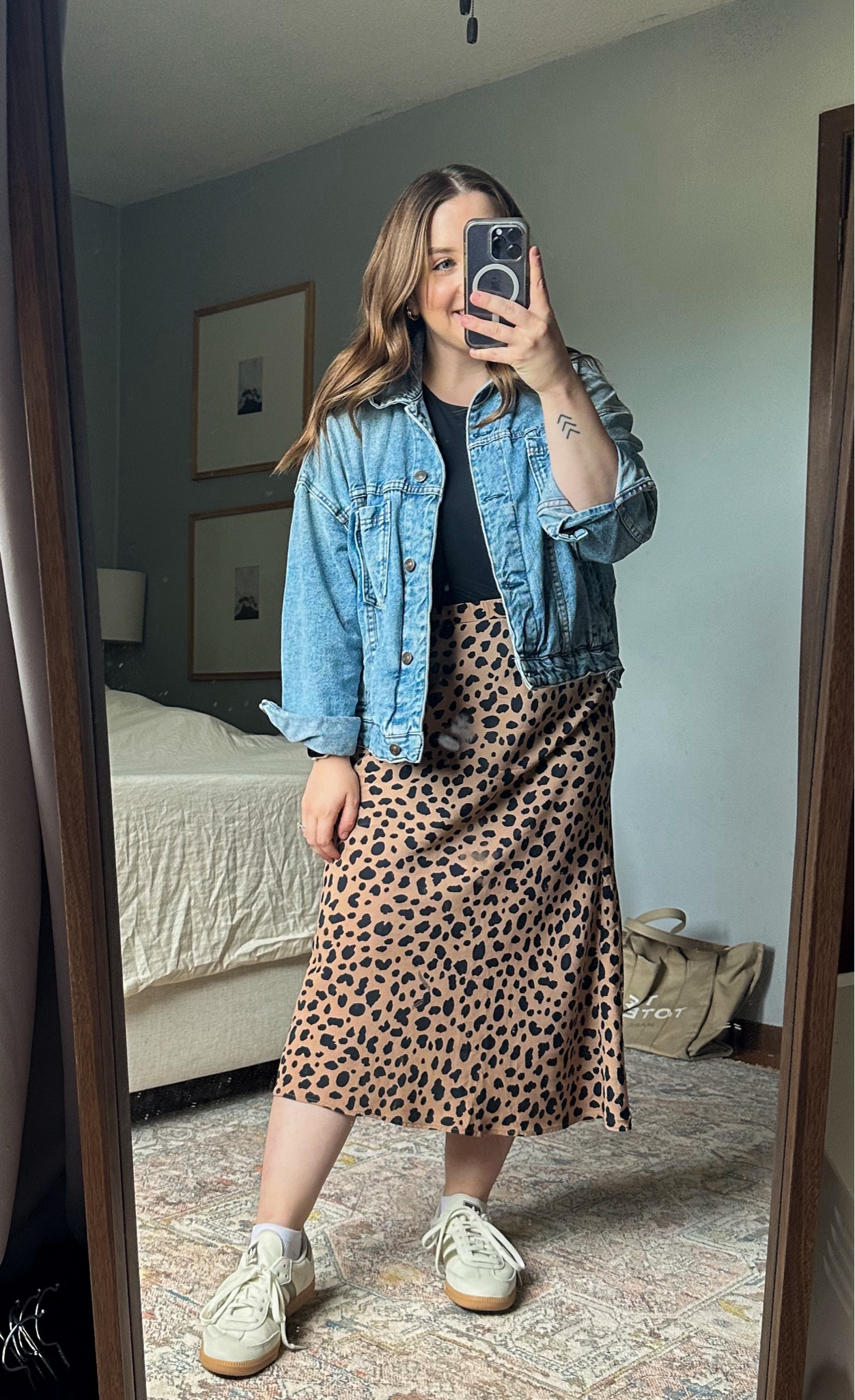 I can’t be the only one who’s happy leopard is trending again?!?

Shoes: size down
Jacket: small
Skirt: large (sold out linking similar 
Body suit: large 

Leopard
Sambas
Skirt outfit 
Denim 

#LTKFindsUnder100 #LTKMidsize #LTKStyleTip
