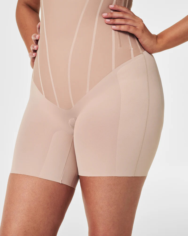 SPANXsculpt™ TotalContour High-Waisted Mid-Thigh Short | Spanx