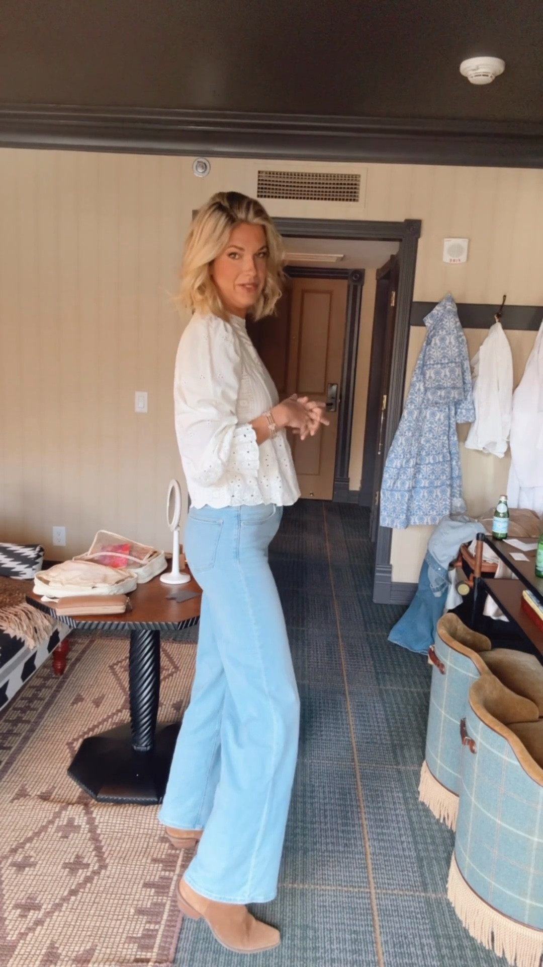 This top is GORGEOUS! I have size small and 27x34 in the jeans. I’m 5’11”. I feel like the inseam is about an inch shorter compared to most brands. 

#LTKootd #LTKTall #LTKgrwm