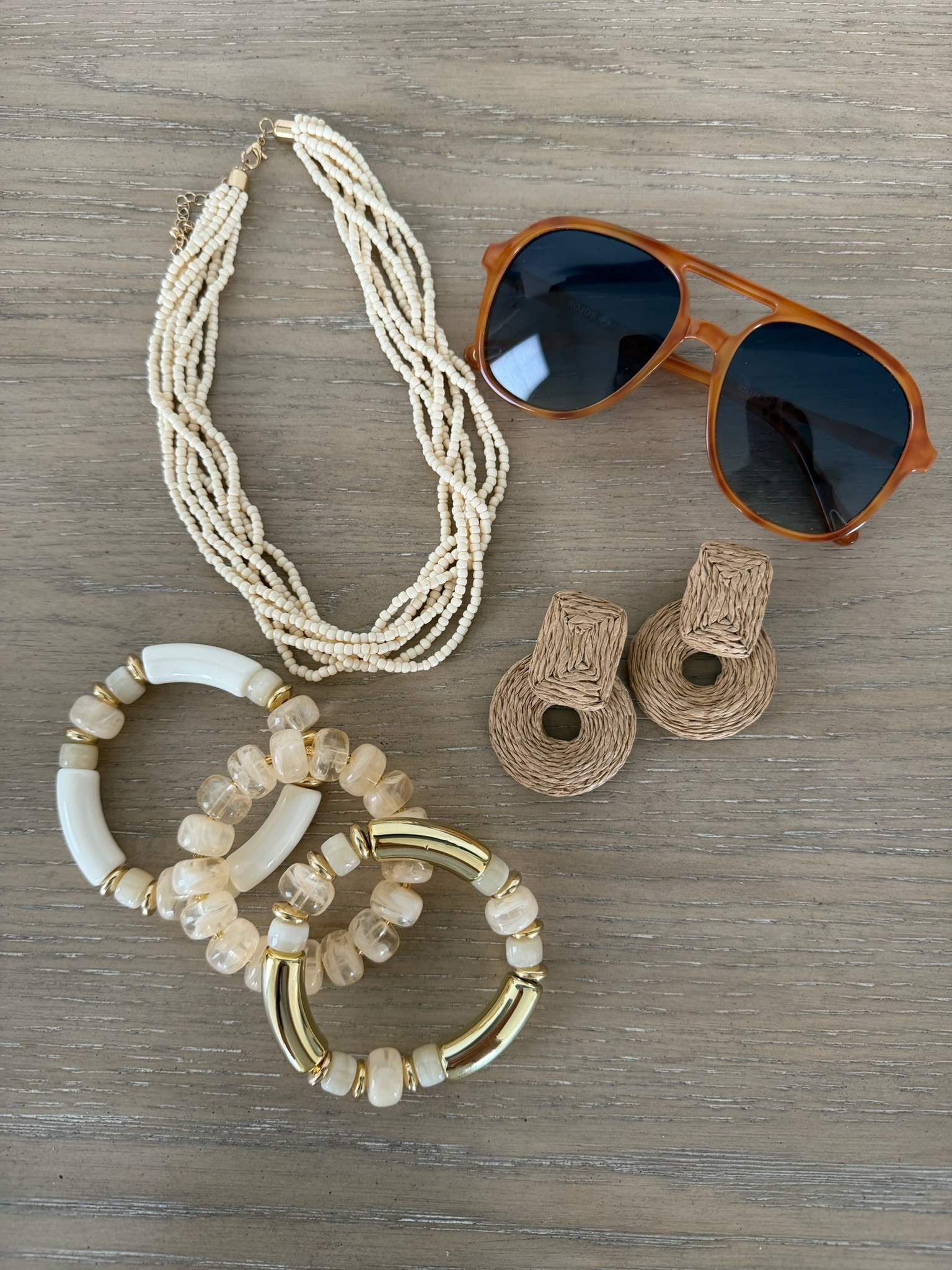 Some new Summer accessories!!



Summer outfits, accessories, sunglasses, neutral, bracelets, carla.bushey 

 #LTKSeasonal