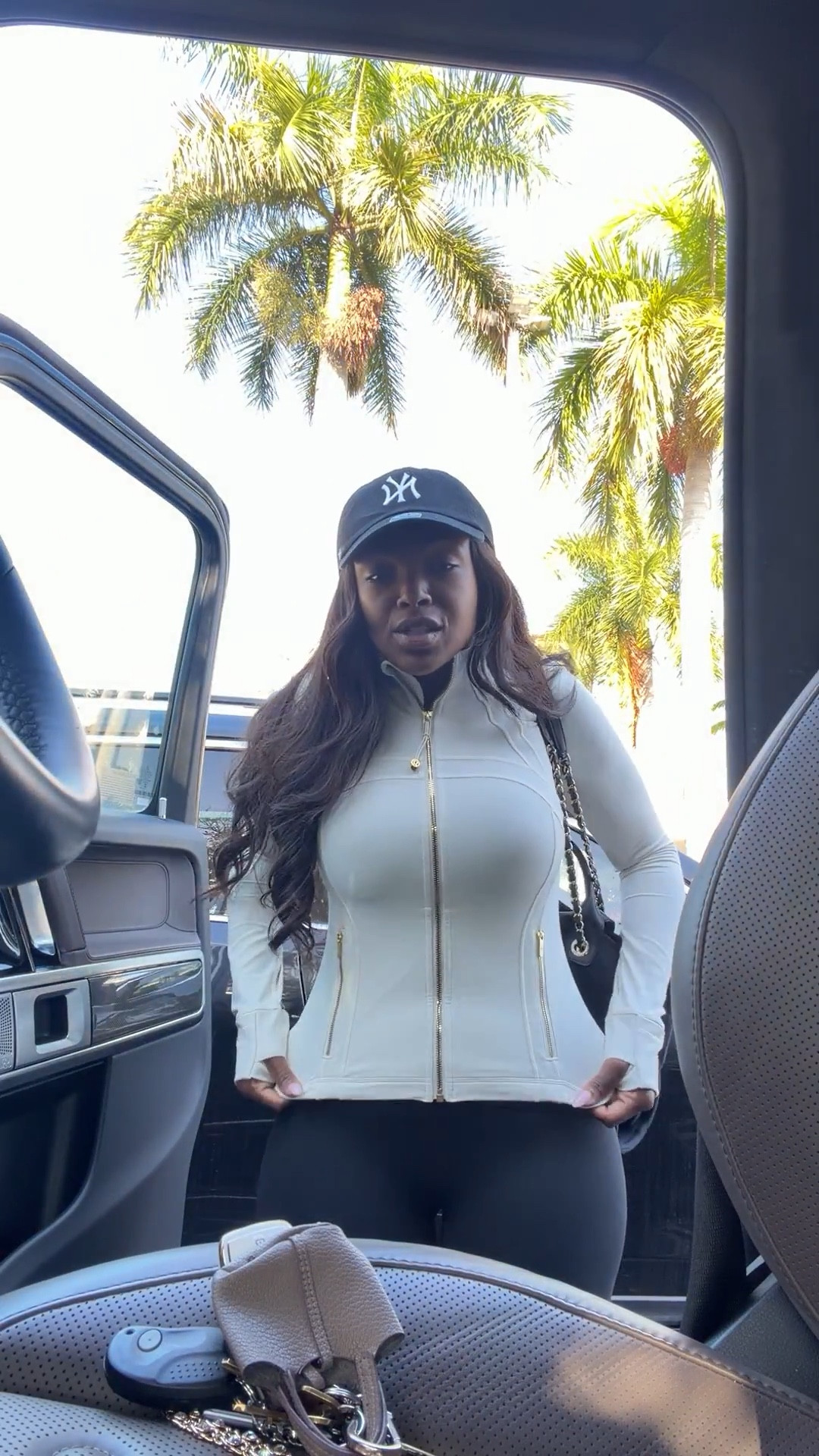 Scroll to shop this off-duty athleisure look 🤍  

This fitted zip-up jacket is going viral right now—snatching in all the right places and giving that effortless, put-together vibe. It’s a top seller across the board and styles like this always have a high sell-out risk, especially in neutral tones. Easy to throw on with leggings, denim, or joggers, so the cost per wear drops fast.

Perfect for errands, travel days, gym runs, and casual everyday wear.

📏 Measurements: 5’4”, 140 lbs, 34D bust, 27” waist, 40” hips  

Follow me on Instagram and YouTube @kirasfashionfinds  

#LTKmomlife