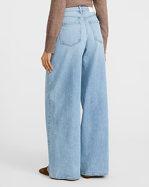 High Waisted Light Wash Relaxed Wide Leg Jeans | Express