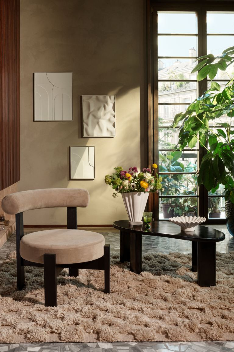 White | H&M (US + CA)