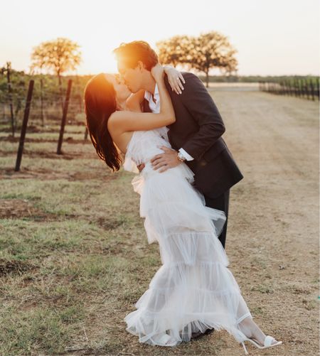 The bar ruffle white dress 