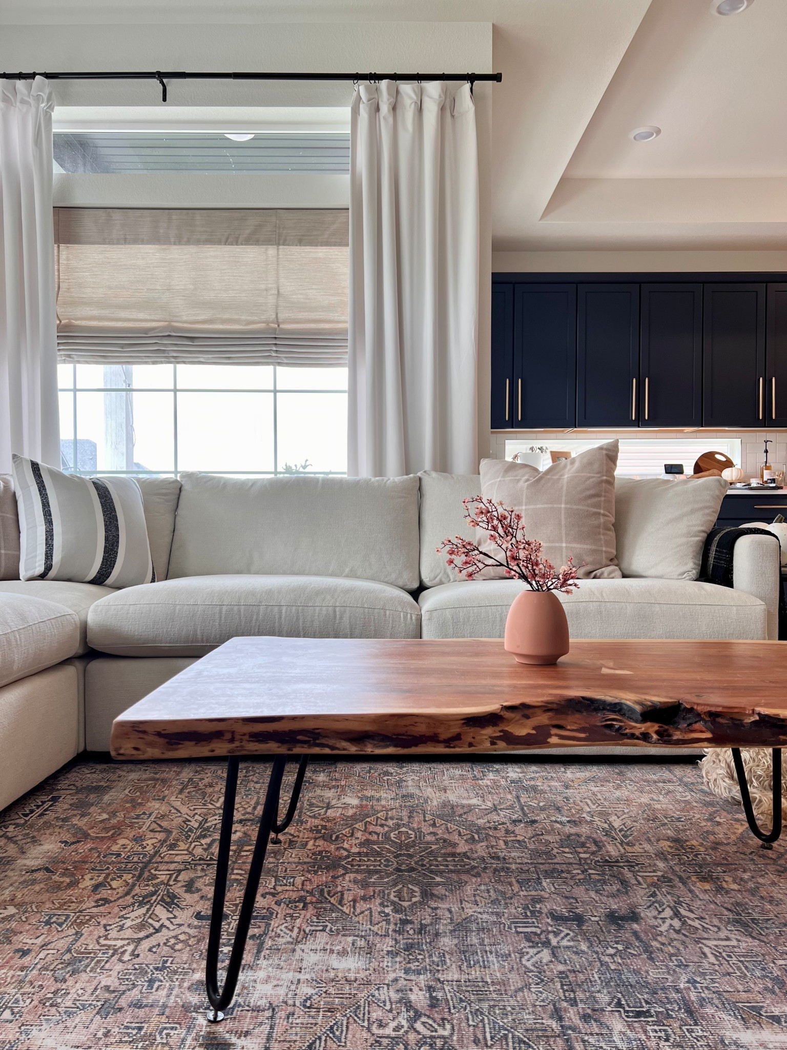 Modern living room

#LTKmomlife #LTKHome #LTKdayinmylife