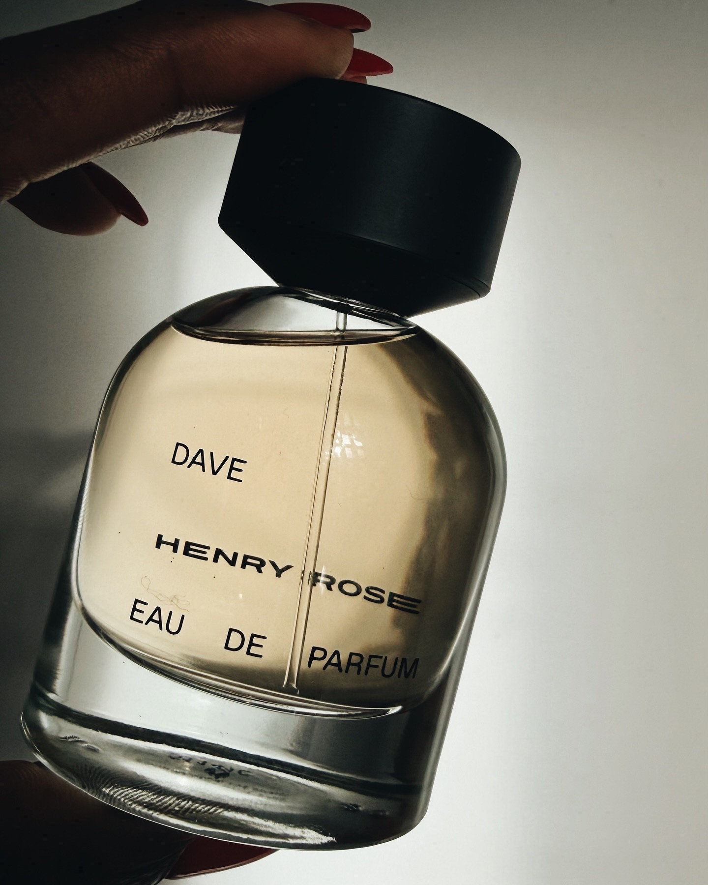 Latest addition to my perfume collection: Dave by @henryrose Rose. It opens fresh with citrus and neroli, but what really surprised me is the dry-down . The soft tonka bean and creamy vanilla feel smooth and understated. This vanilla is very different from the gourmands I usually wear; it’s not sweet or dessert-like, just warm and quietly comforting. 

I don’t have many clean, non-toxic fragrances, so it’s nice to add something that feels thoughtful, unisex, and easy to wear day to day. 

What are some of your favorite clean scents? 

I’d love to add more to my collection 

*gifted

#LTKselfcare #LTKBeauty #LTKSpringSale