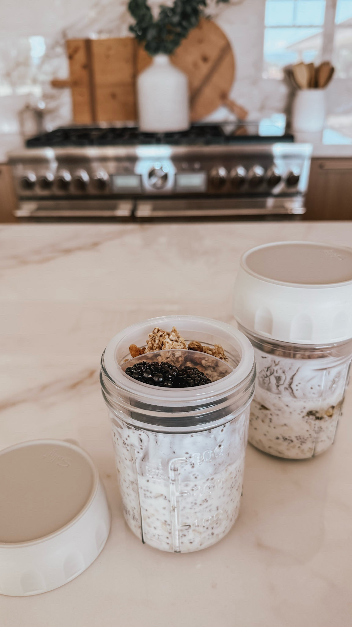 These overnight oats containers are an Amazon kitchen favorite and make prepping for breakfast so easy! ✨ I love that it has a compartment to separate the fruit so it doesn’t get mushy.

Also tagging some of my other favorite Amazon kitchen gadgets that are so useful for meal prep 😘

#LTKHome