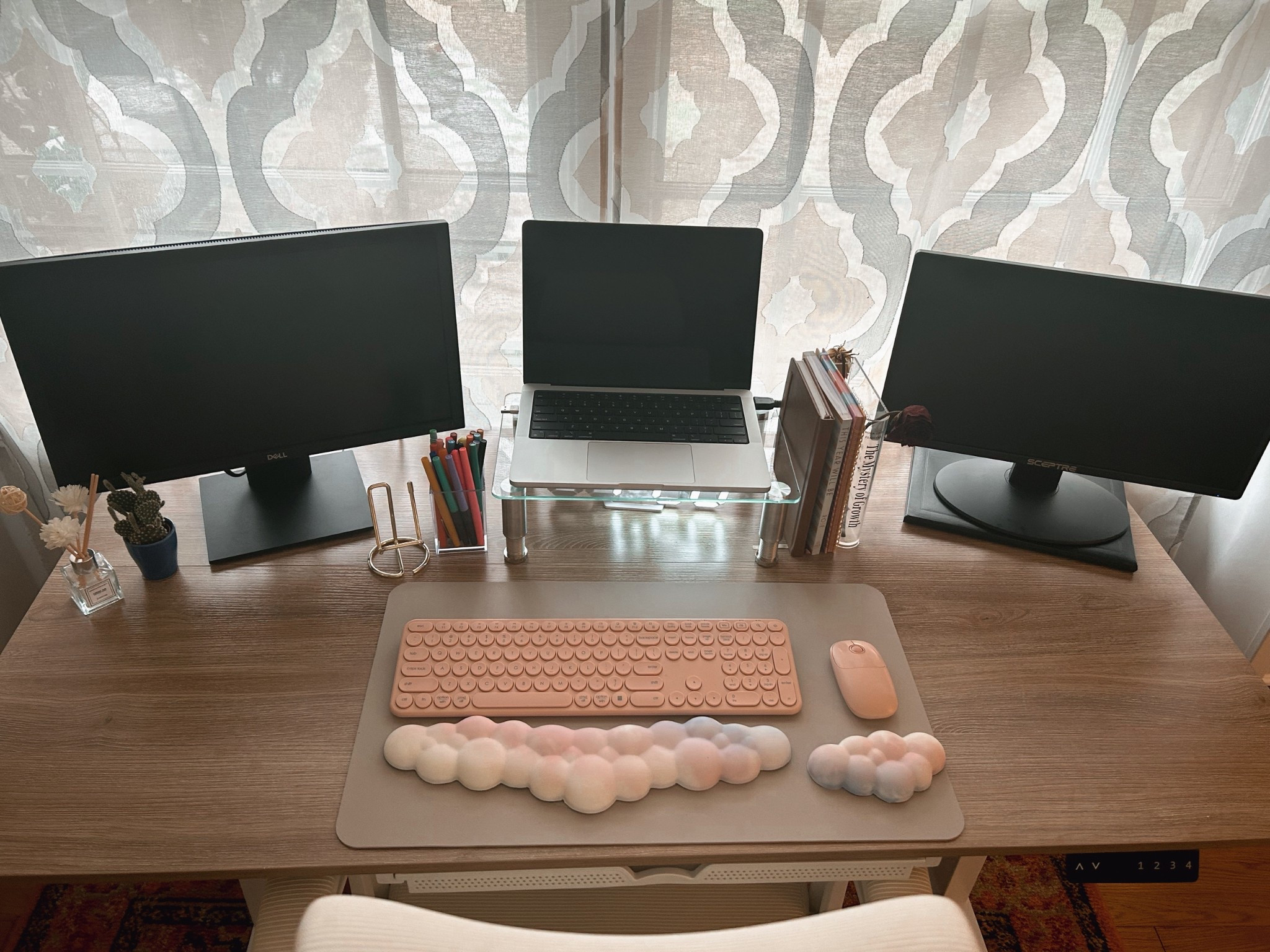 At home office setup #workfromhome #remote

#LTKHome #LTKWorkwear #LTKFindsUnder100