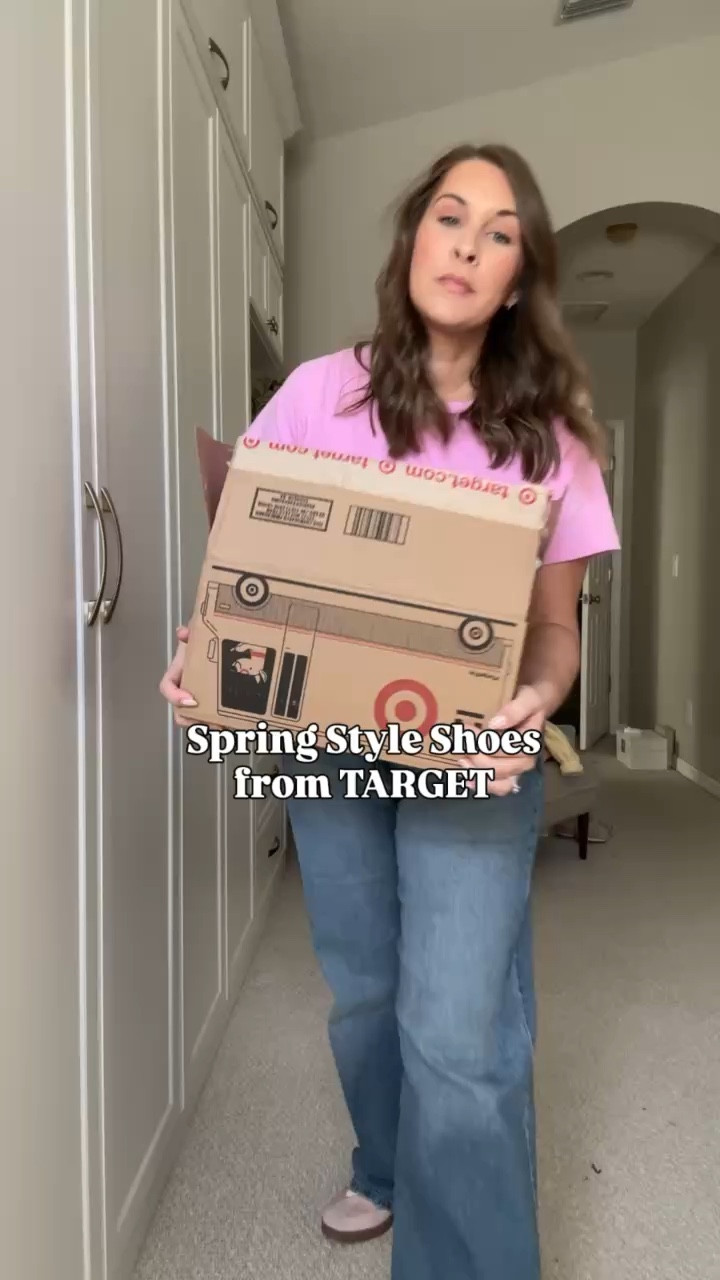 Target spring shoes are so good!!!😍 these can be warm with anything + they are so comfy!

@Target  shoes, sandals, spring, summer, vacation, sneakers

#LTKmomlife #LTKSeasonal #LTKootd