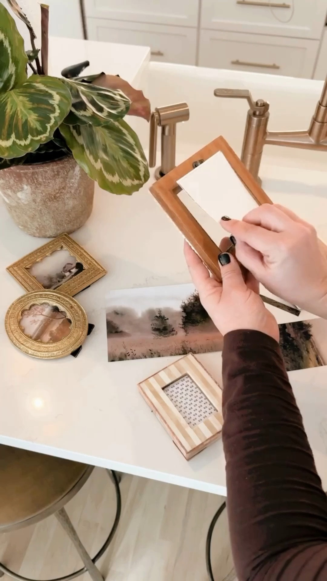 Frames are an affordable way to give your home a warm, personal touch! Rattan, metal, sea grass, resin, wood – we’ve curated a stunning selection to mix and match. Right now, you can buy any 3 items & get 1 free when you shop our Warehouse Sale

#LTKSeasonal #LTKhome #LTKSpringSale