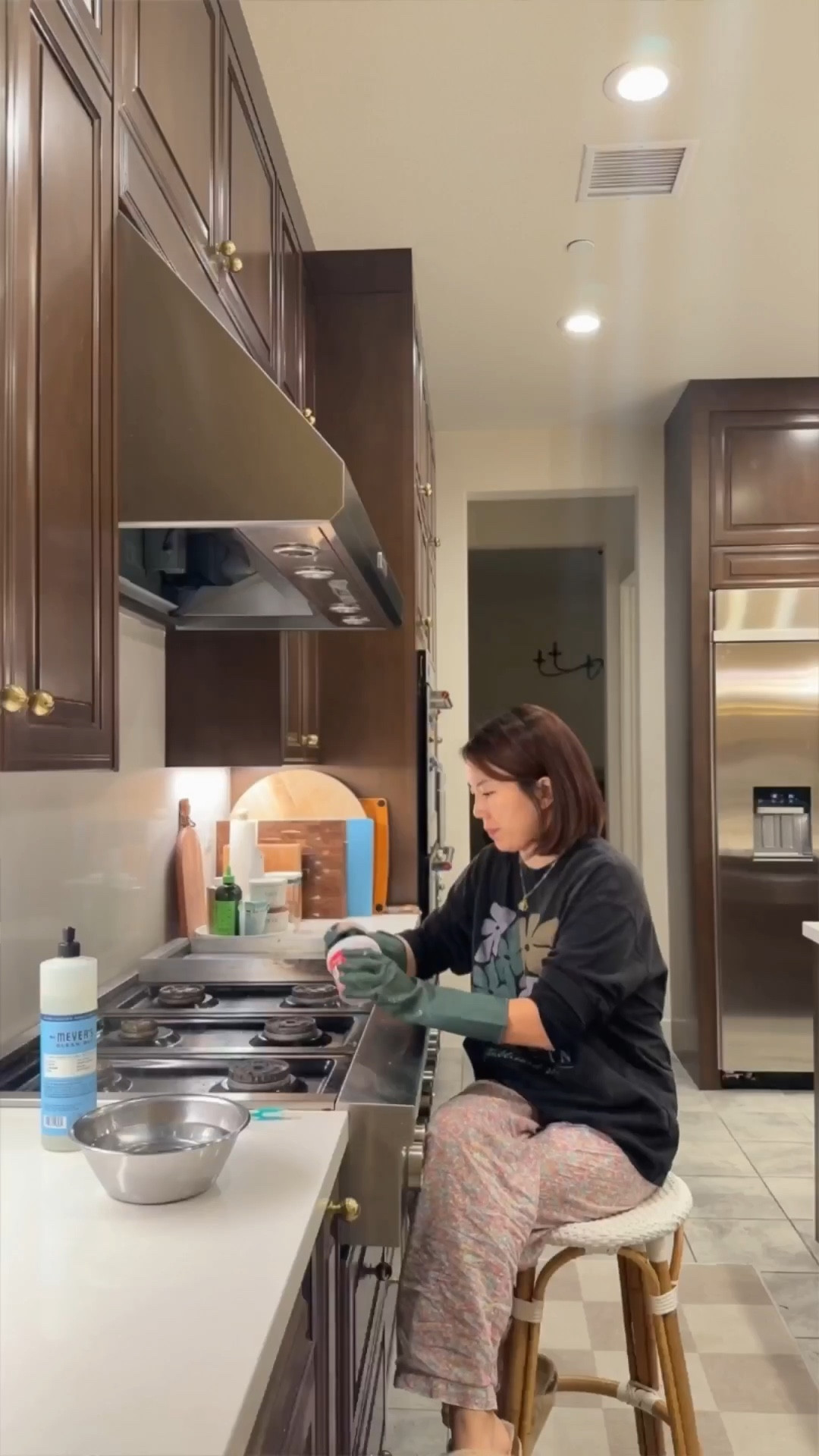 deep cleaning gas stove🔥🔥

#LTKHome #LTKSaleAlert #LTKActive