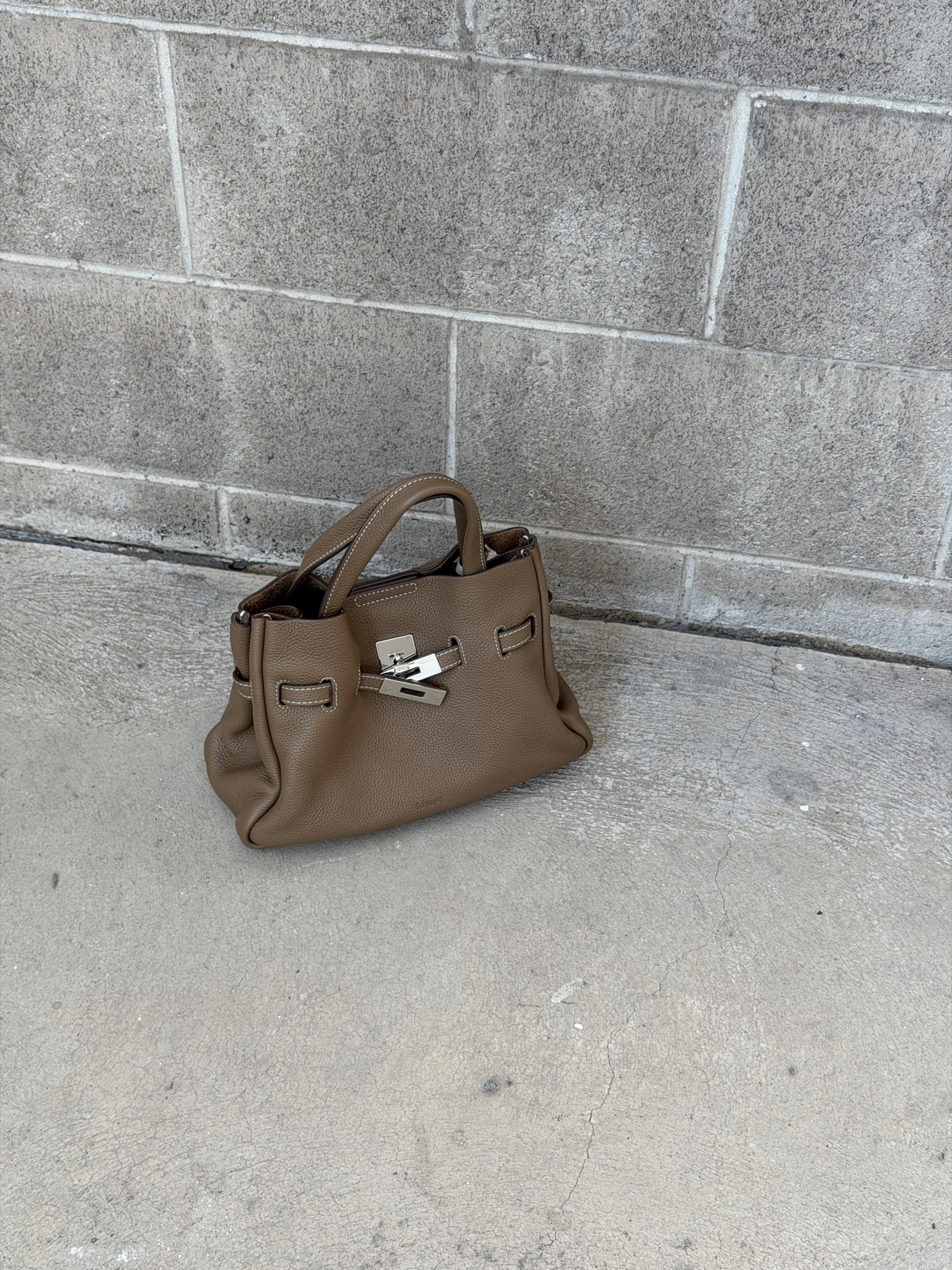Love the slouch on this bag!!

#LTKaustralia #LTKbag