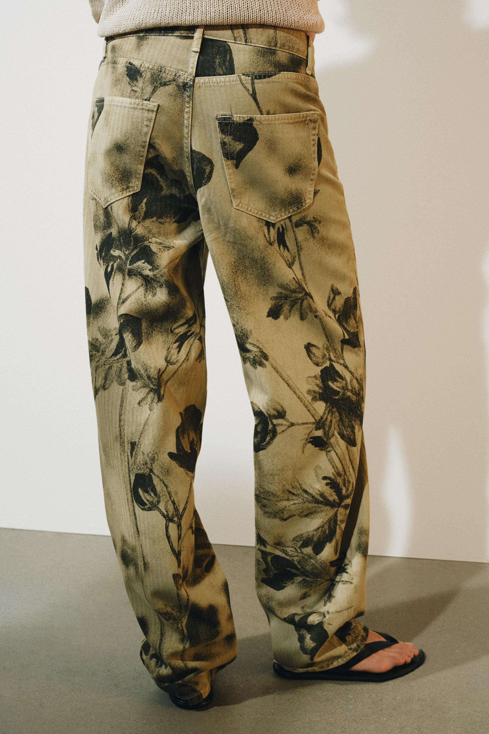 ZW COLLECTION MID-RISE BARREL JEANS WITH FLORAL PRINT | Zara US