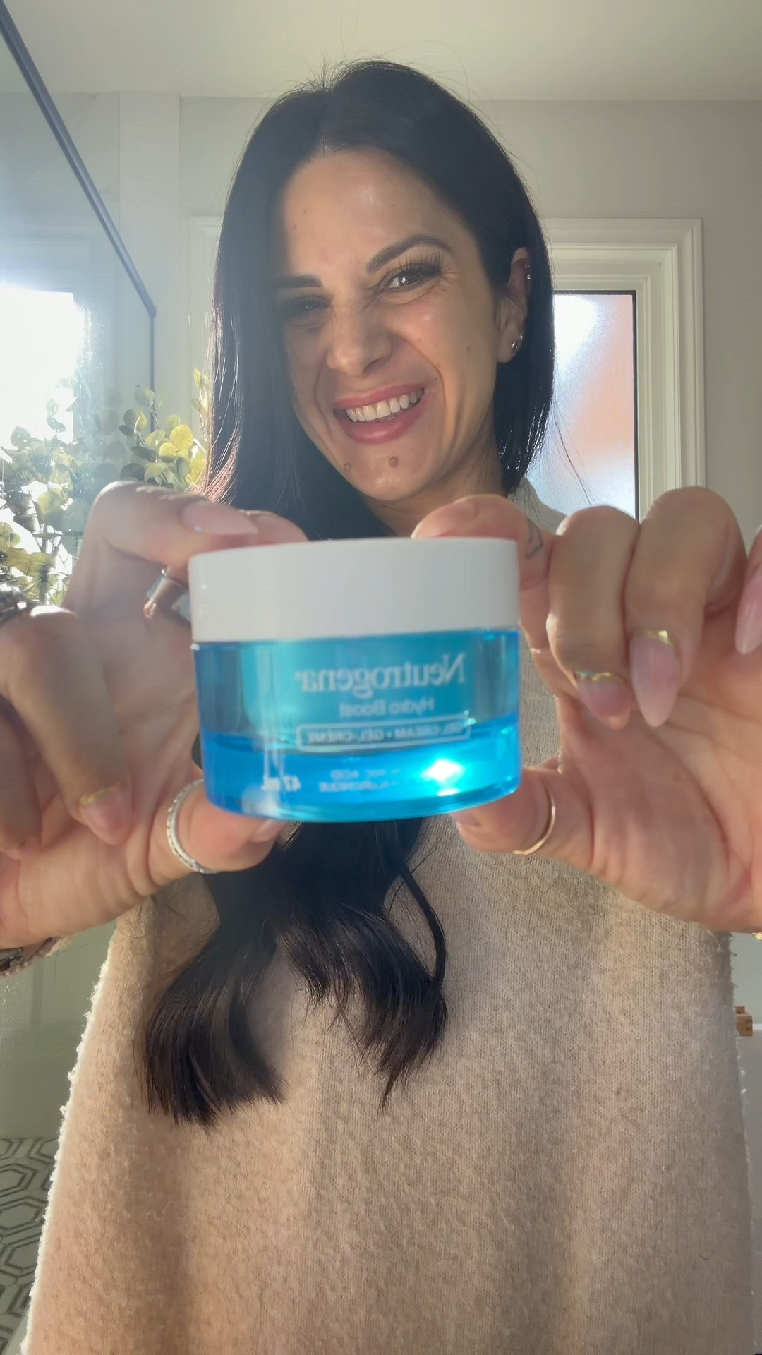 Did you know that the foundation of a good makeup routine starts with your moisturizer?? I’ve tried sooo many! And it wasn’t until I came across this one product that everything changed! 

My skin looked better! 
My makeup started looking amazing! 
And it’s all thanks to my moisturizer!! 

Today’s the last day to get it 30% off during Prime Deals!!! 

#LTKbeauty #LTKcanada #LTKsale