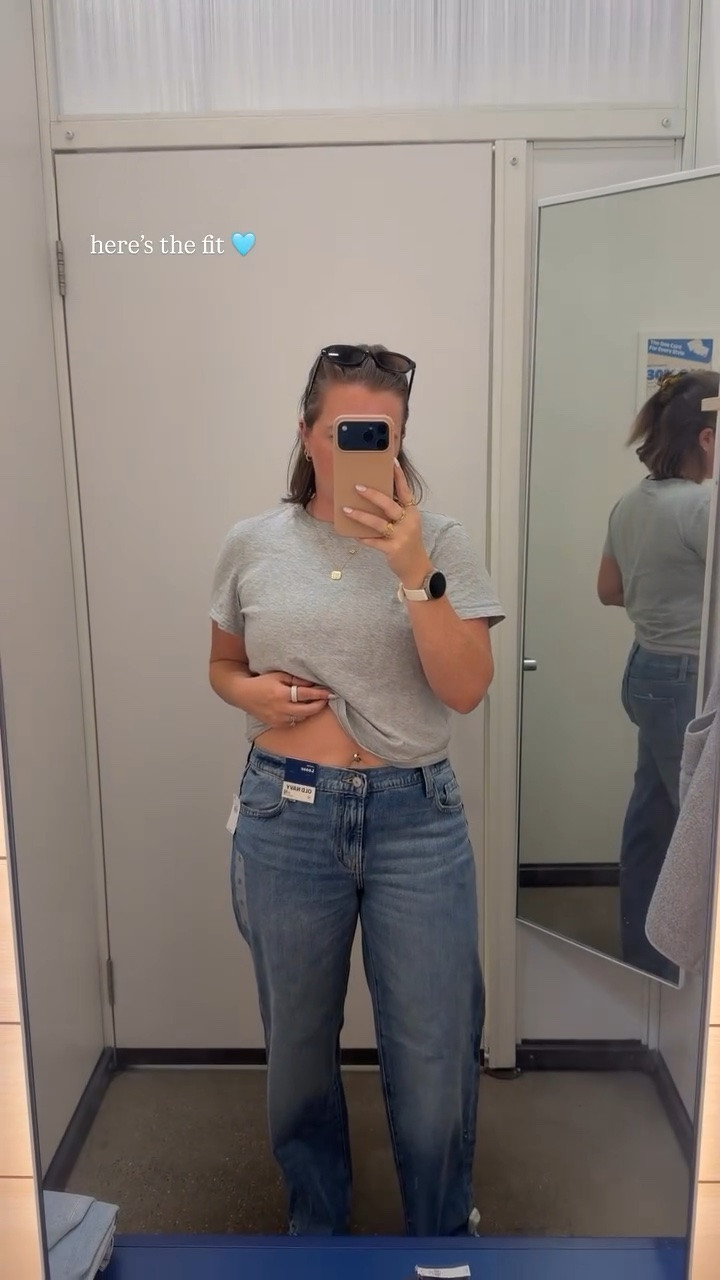 Old Navy Low Rise Baggy are currently on sale and I love them 🫶🏻 Wearing a size 10 regular as a Size 8/10 | M/L | 5’4”

#LTKootd #LTKSaleAlert
