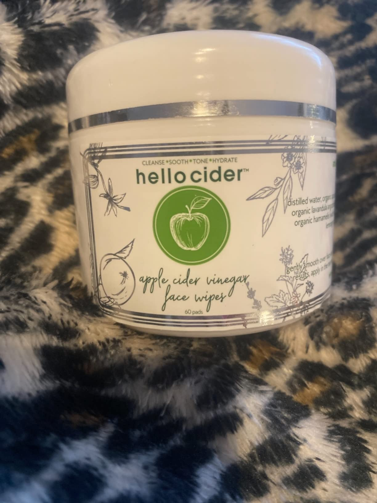 Apple Cider Vinegar Acne Face Toner Pads - Organic Tea Tree, Witch Hazel, Rose, Lavender. Cleanse... | Amazon (US)
