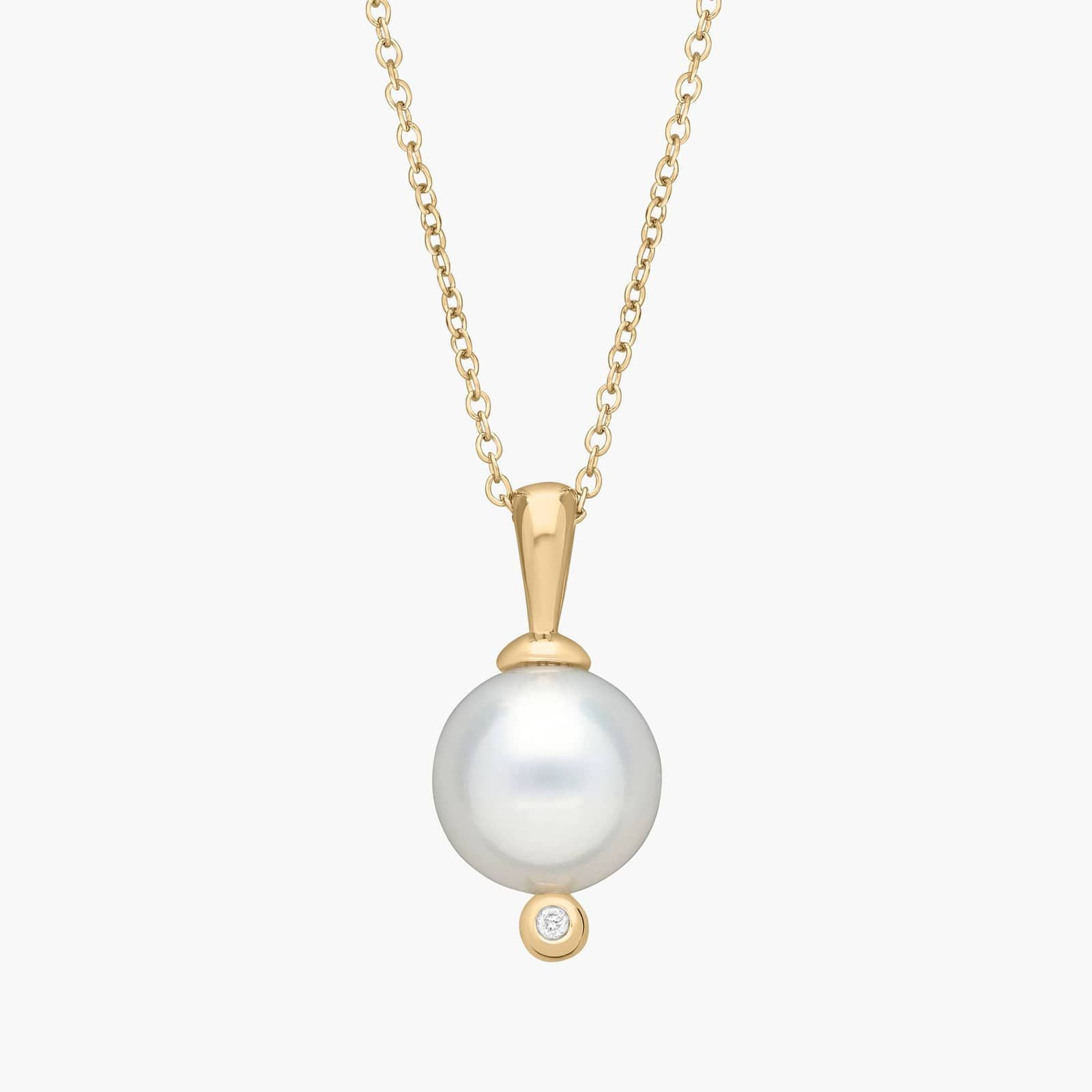 White Freshwater Pearl Pendant with Diamond Detail in 14k Yellow Gold (8.5-9mm) | Blue Nile