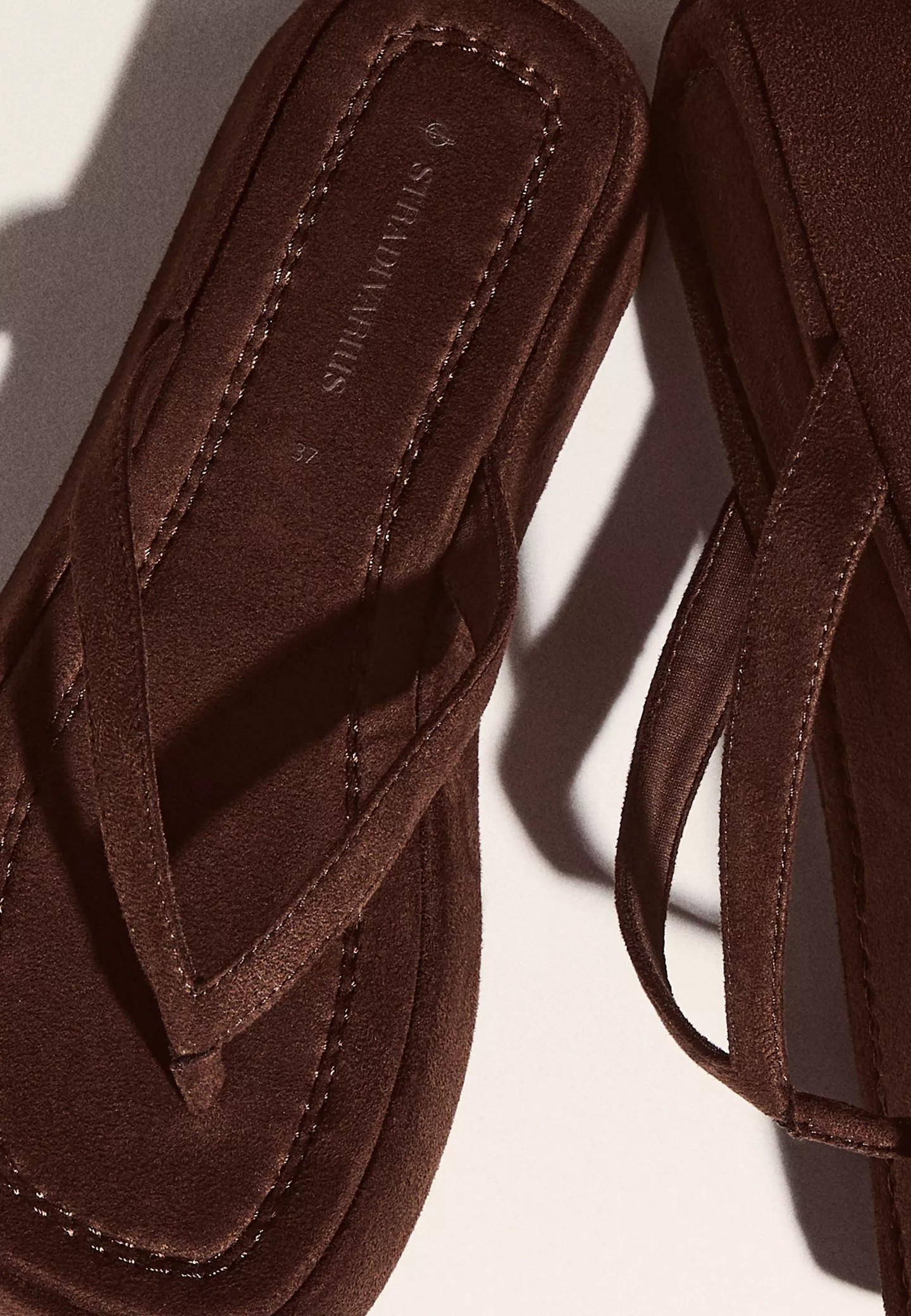 Flat fabric sandals | Stradivarius (UK)