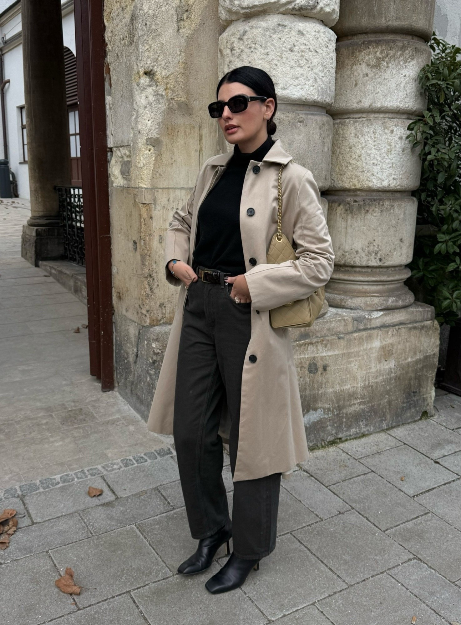 Irgendwie bin ich gerade müde vom Overstyling. Vielleicht liegt es am Winter. Im Moment habe ich total Lust auf klare, schlichte Outfits. Geht es euch gerade auch so?

#LTKFashionMonth #LTKdeutschland #LTKeurope