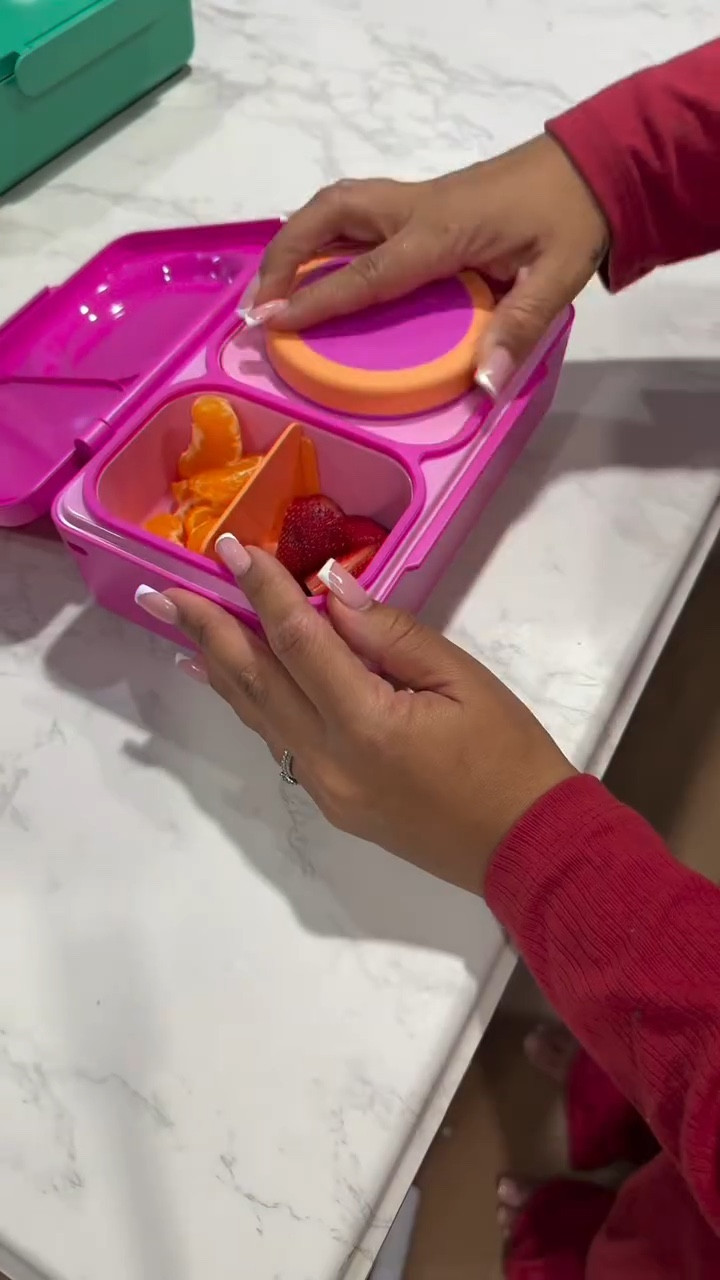 Only one more week of school, I can’t wait to get an extra hour of sleep 🤭🤸🏽‍♀️✨ comment MORNING and I’ll dm you the link to their new lunch boxes & (use code BRANDY10 for $$ of an OmieBox 🩷💚) 
Guest ⭐️s: @omielifeinc @patternbeauty @saltair 
 #morning #vlog #dailyvlog #mom