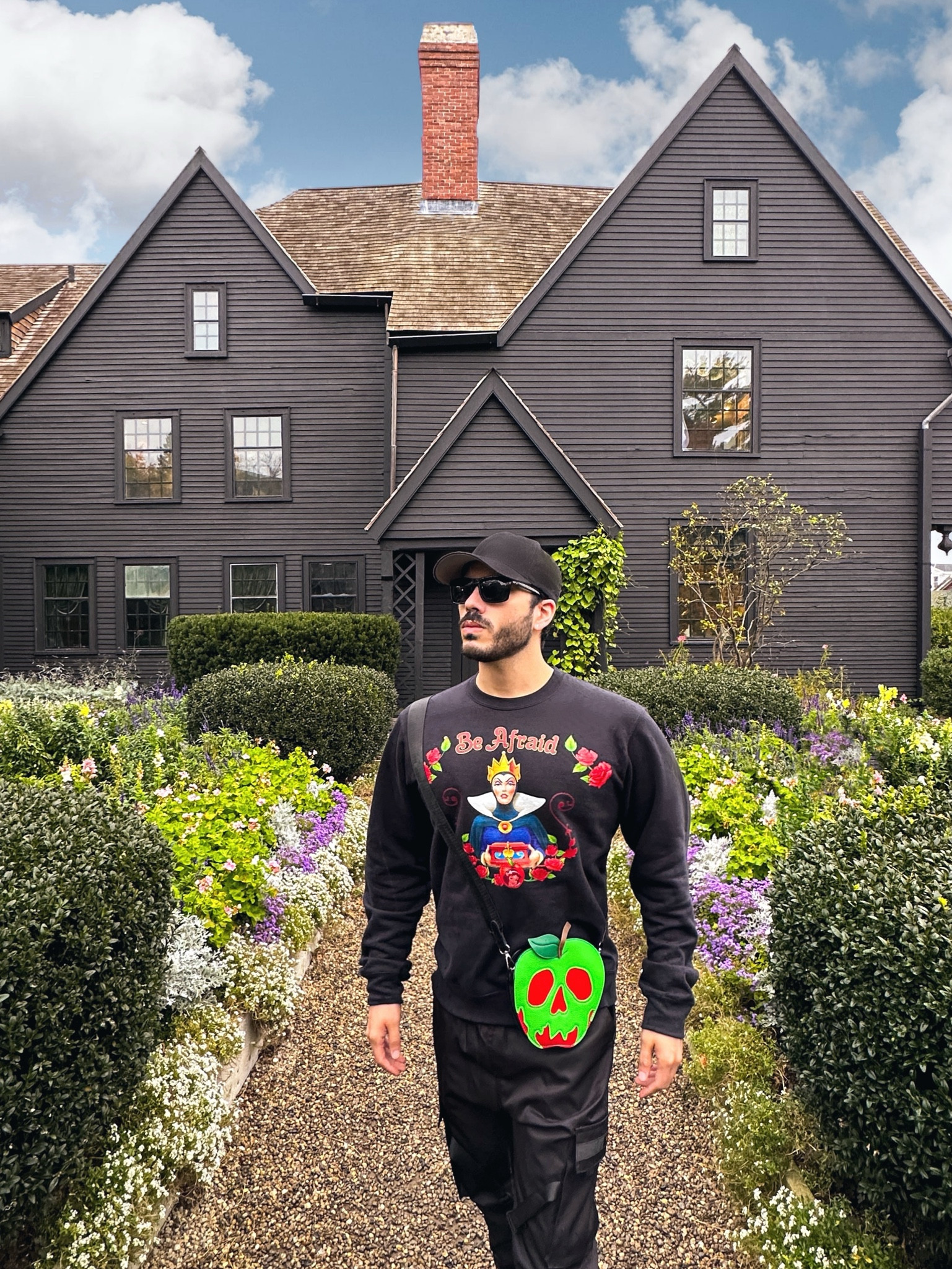 Snow White Evil Queen Pullover Sweater / Halloween Look / Gothic / Emo / Fall style for Men / Autumn style for Men / Pumpkin Season / Casual Fit / Black Pullover Sweater / Poison Apple Crossbody Bag

I swapped the black strap that originally came with the Poison Apple crossbody bag with an alternative black strap (I did link a close resemblance to the strap seen in the pic)! 🖤🐈‍⬛🌙

#LTKmens #LTKstyletip #LTKunder50