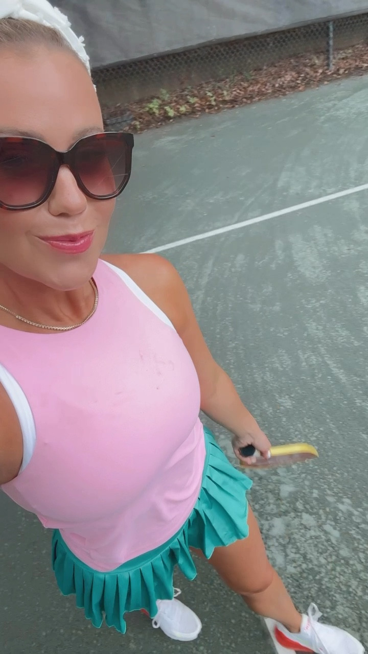 The best Target workout top! Be sure to size up. It runs small. I’m wearing a medium. Also linking my fav sports bra which I have on under it.

My skirt is Gold Hinge.

#LTKFindsUnder100 #LTKFindsUnder50 #LTKFitness