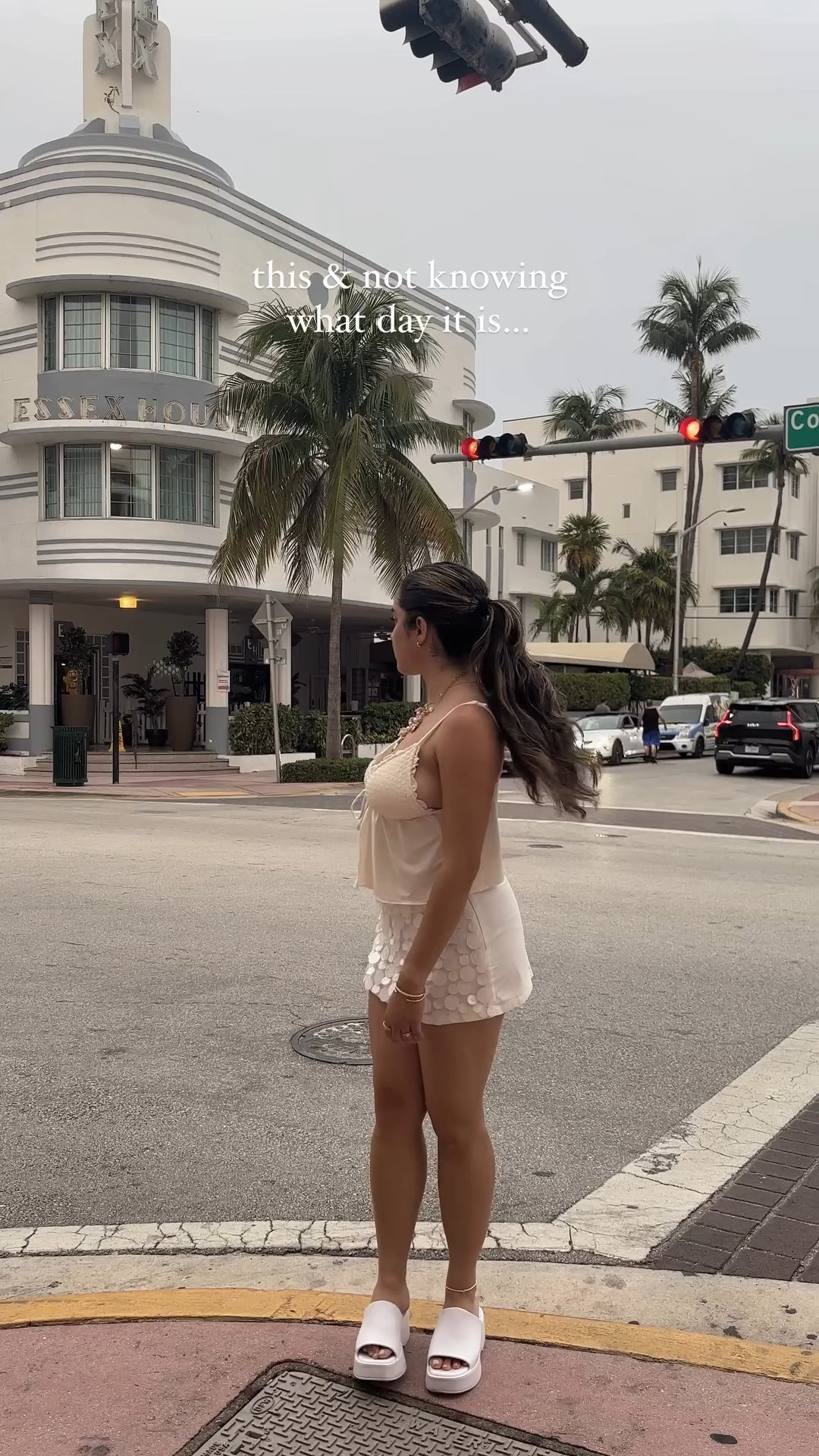 miami + summer nights = the perfect vacation 🌴🌞

#summervibes☀️ #miamifashionblogger #miamibeach #miamisunset #summeraesthetics #mermaidaesthetic #pinterest #pinkaesthetic