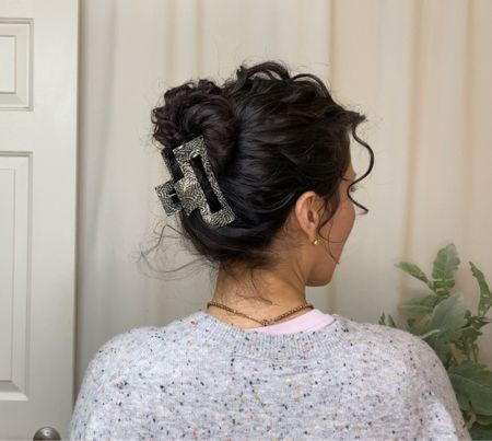 Easy bun Hairstyle with a claw clip for hold. This claw clip is a super sturdy classic that’s strong enough for heavy hair too 💪

#LTKbeauty #LTKstyletip #LTKunder50