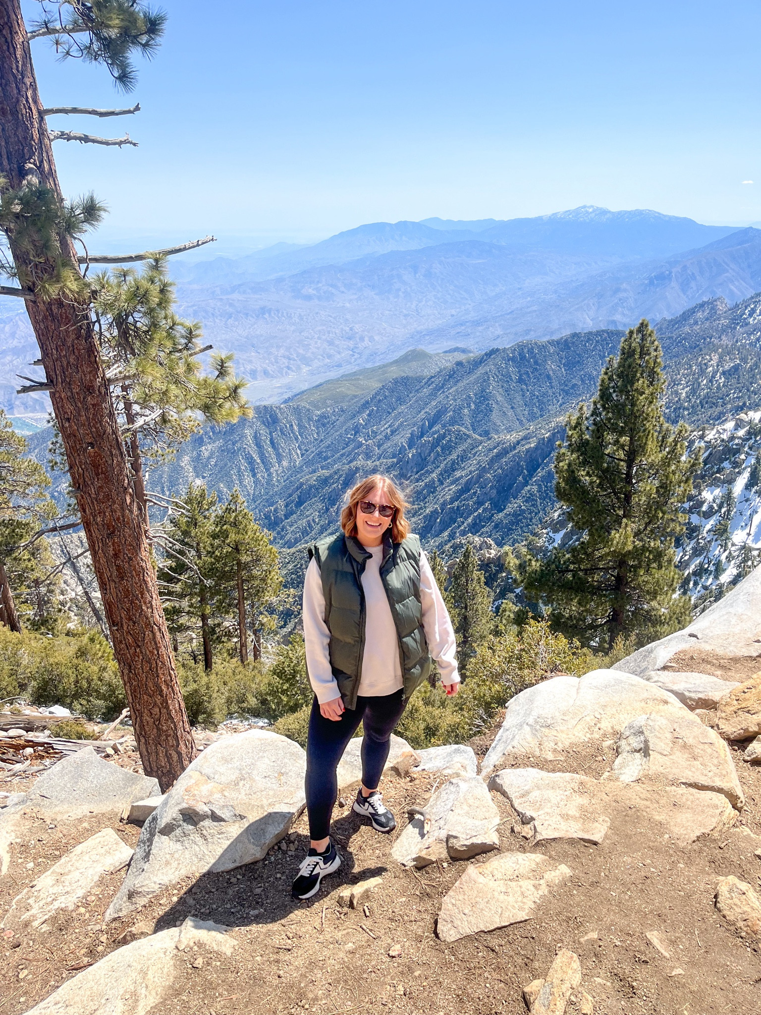 Athleisure style for hiking// wearing L in everything!

#LTKmidsize #LTKtravel #LTKfindsunder50