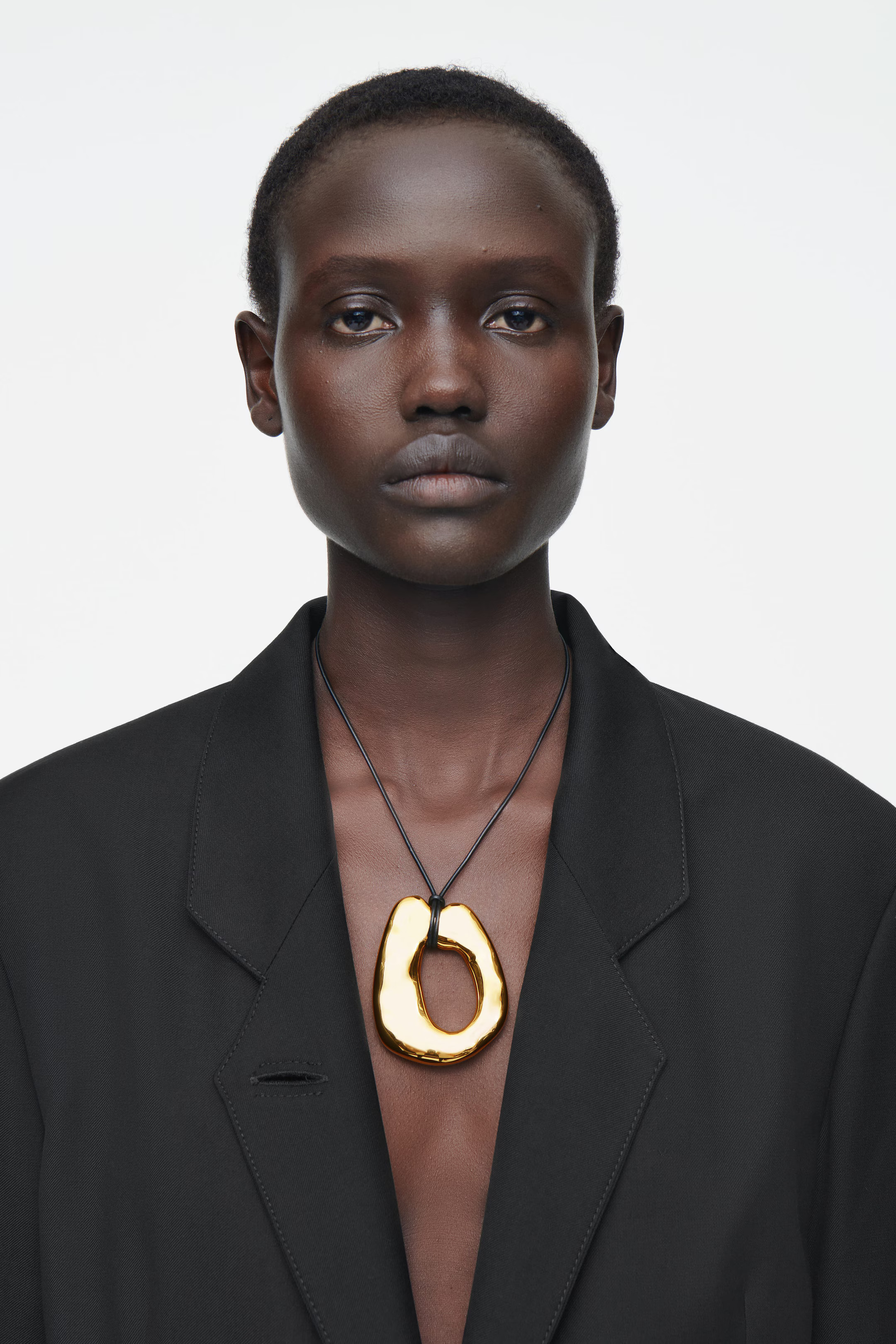 MOLTEN PENDANT NECKLACE - GOLD | COS | COS (AU)