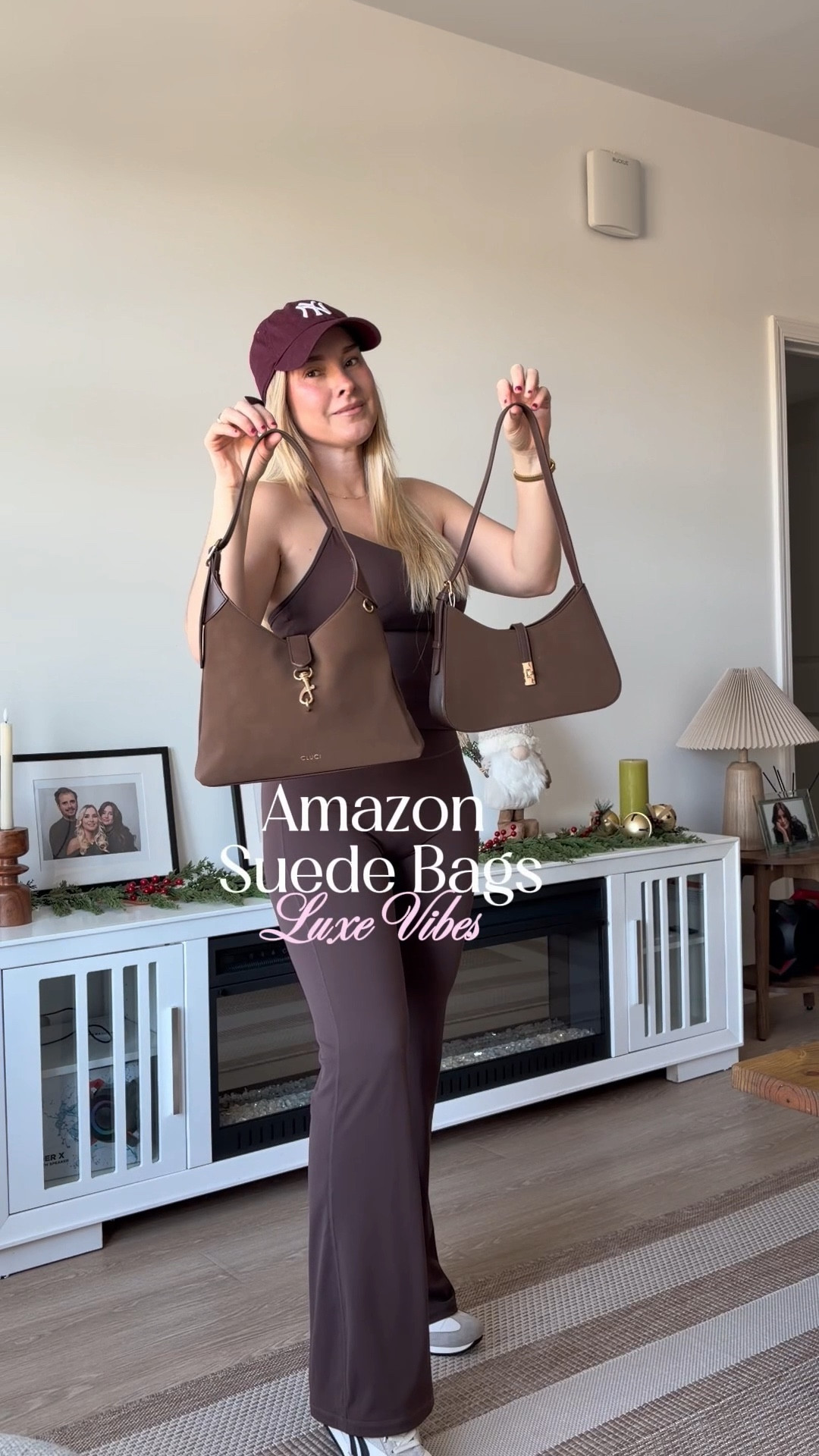 Beautiful bags! Luxury vibes yesss hobo or shoulder style ?  🎁 Reference : Set size M. Sweater size M and jeans size 4. 